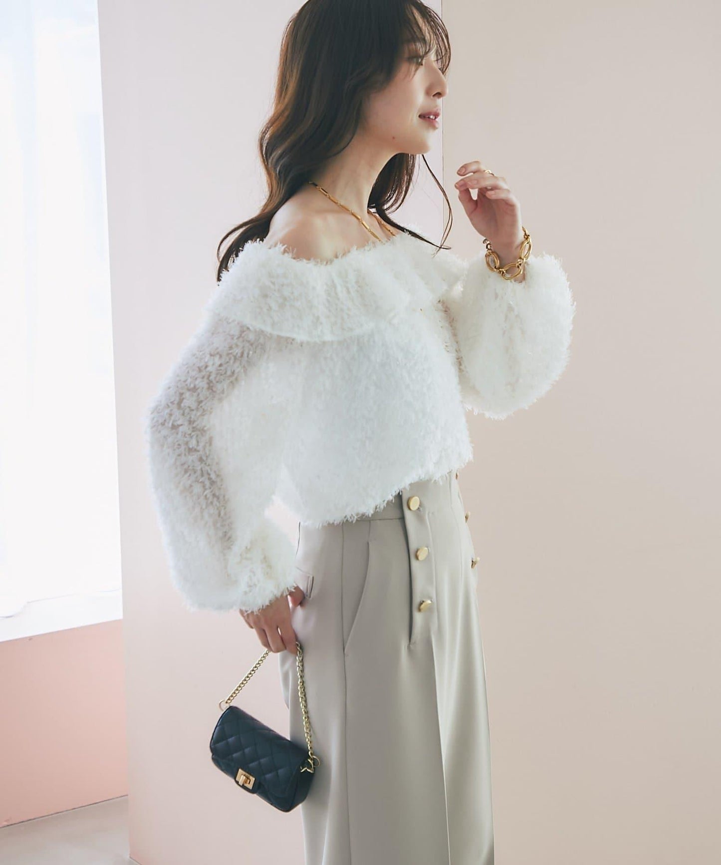 閃光羽毛提花荷葉領襯衫