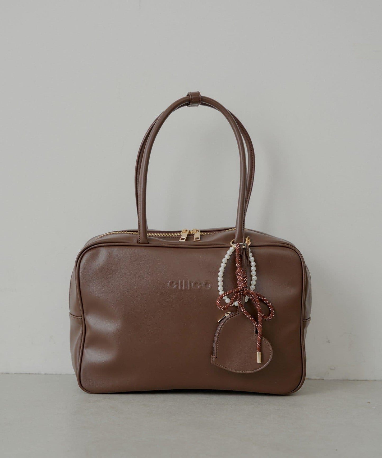 【2尺寸】帶吊墜的方形波士頓包