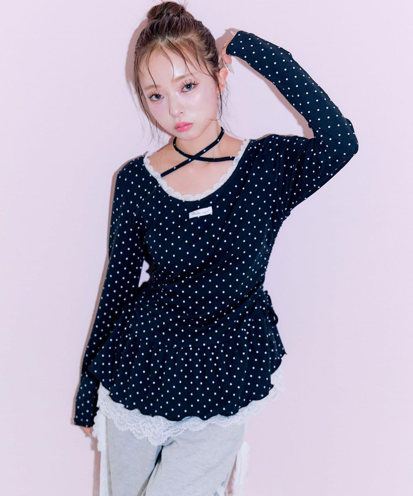 下襬蕾絲吊帶上衣