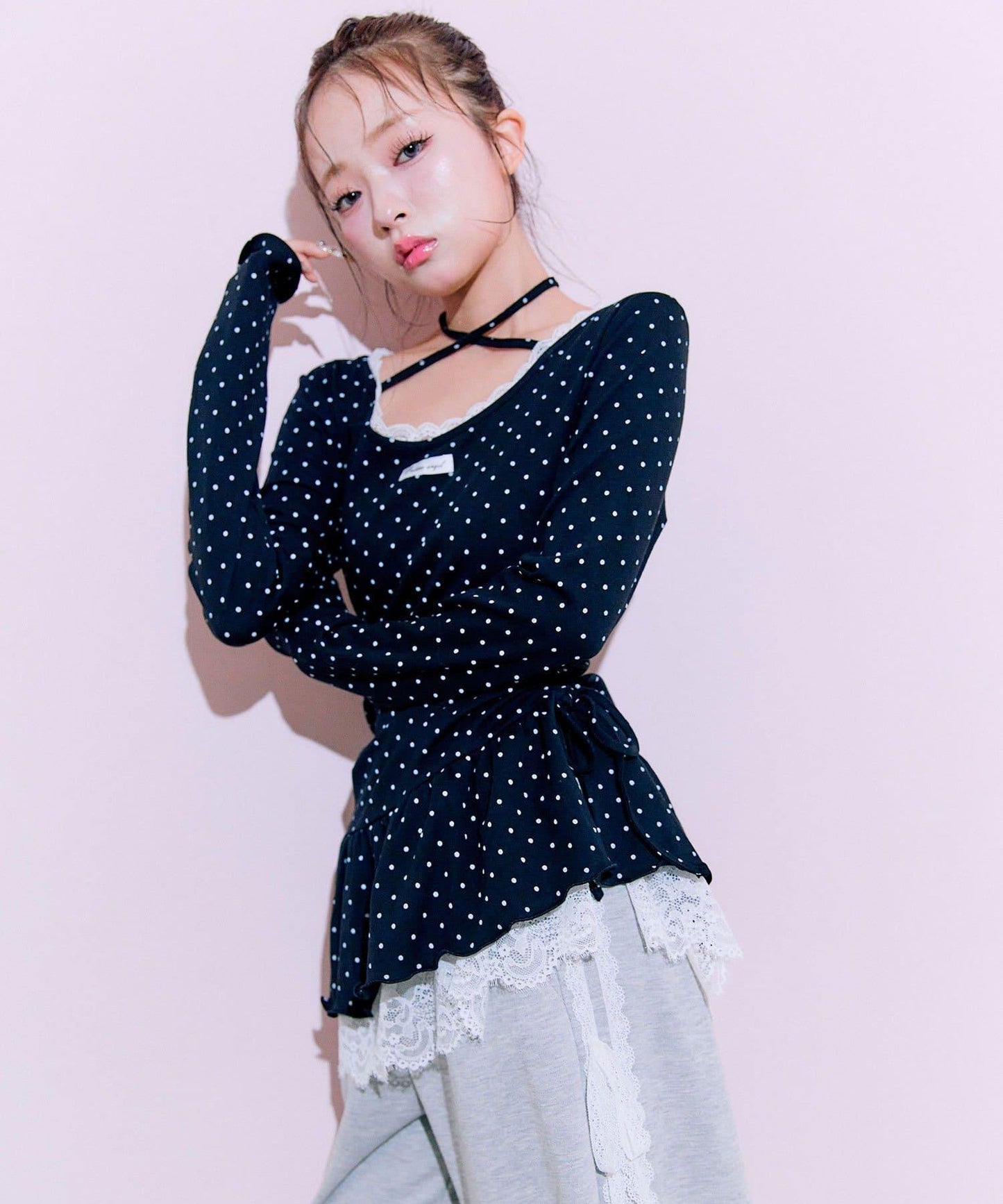 下襬蕾絲吊帶上衣