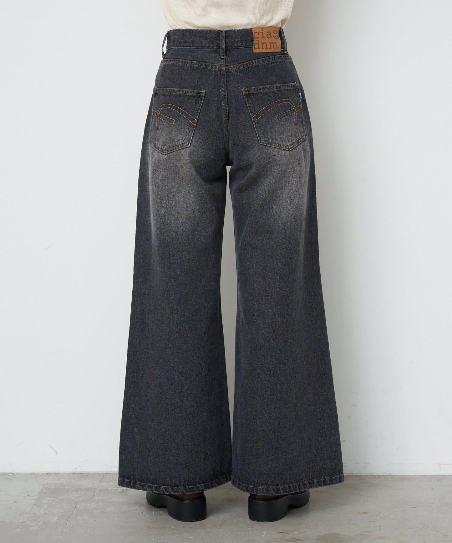 【CIAN DENIM/藍色牛仔布】分裂式前開衩寬鬆牛仔褲#002