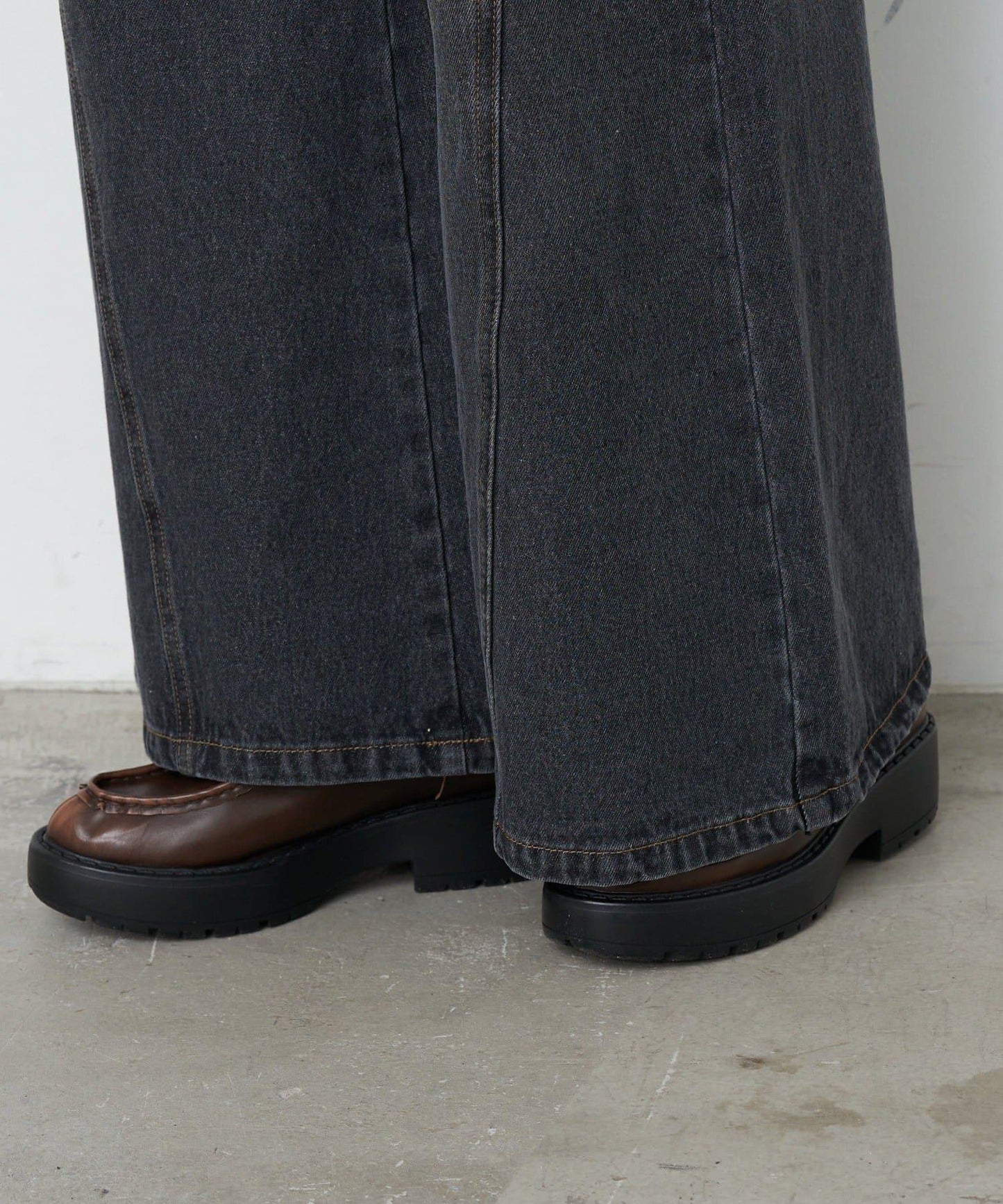 【CIAN DENIM/藍色牛仔布】分裂式前開衩寬鬆牛仔褲#002