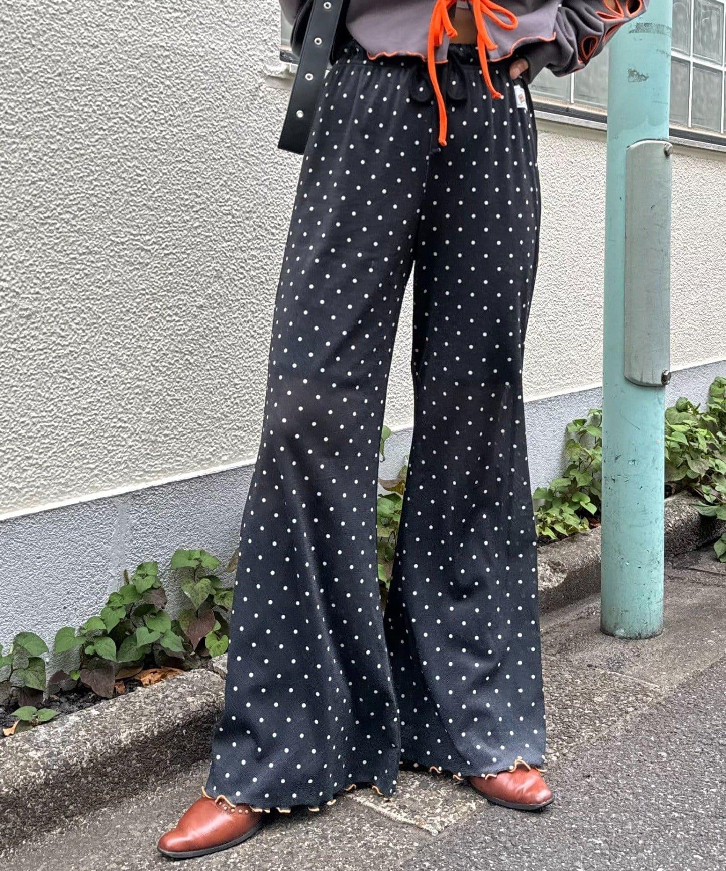 H.S款式絨布印花喇叭褲