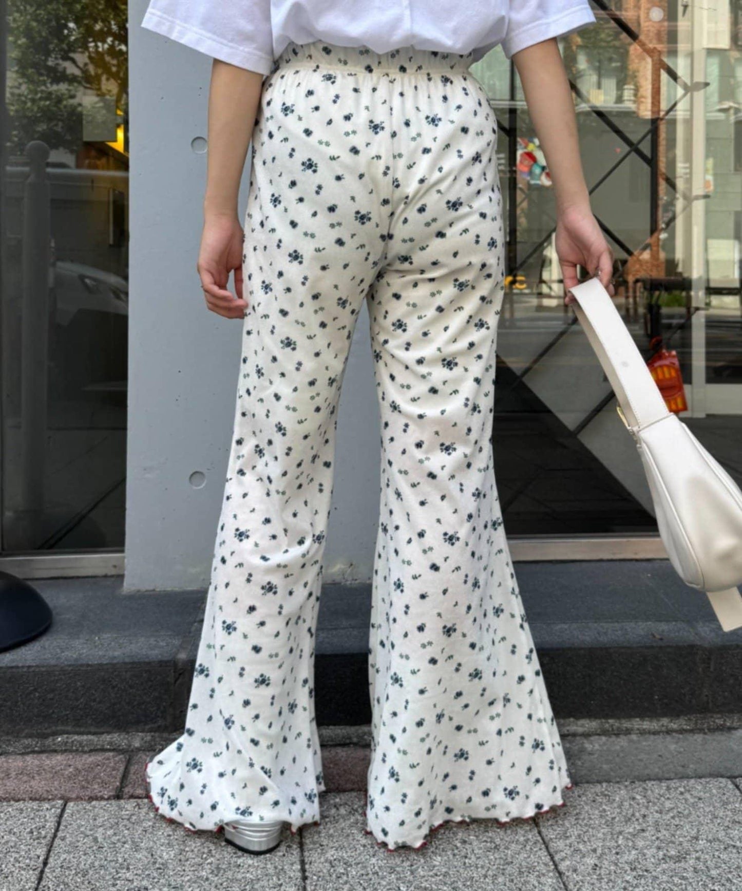 H.S款式絨布印花喇叭褲