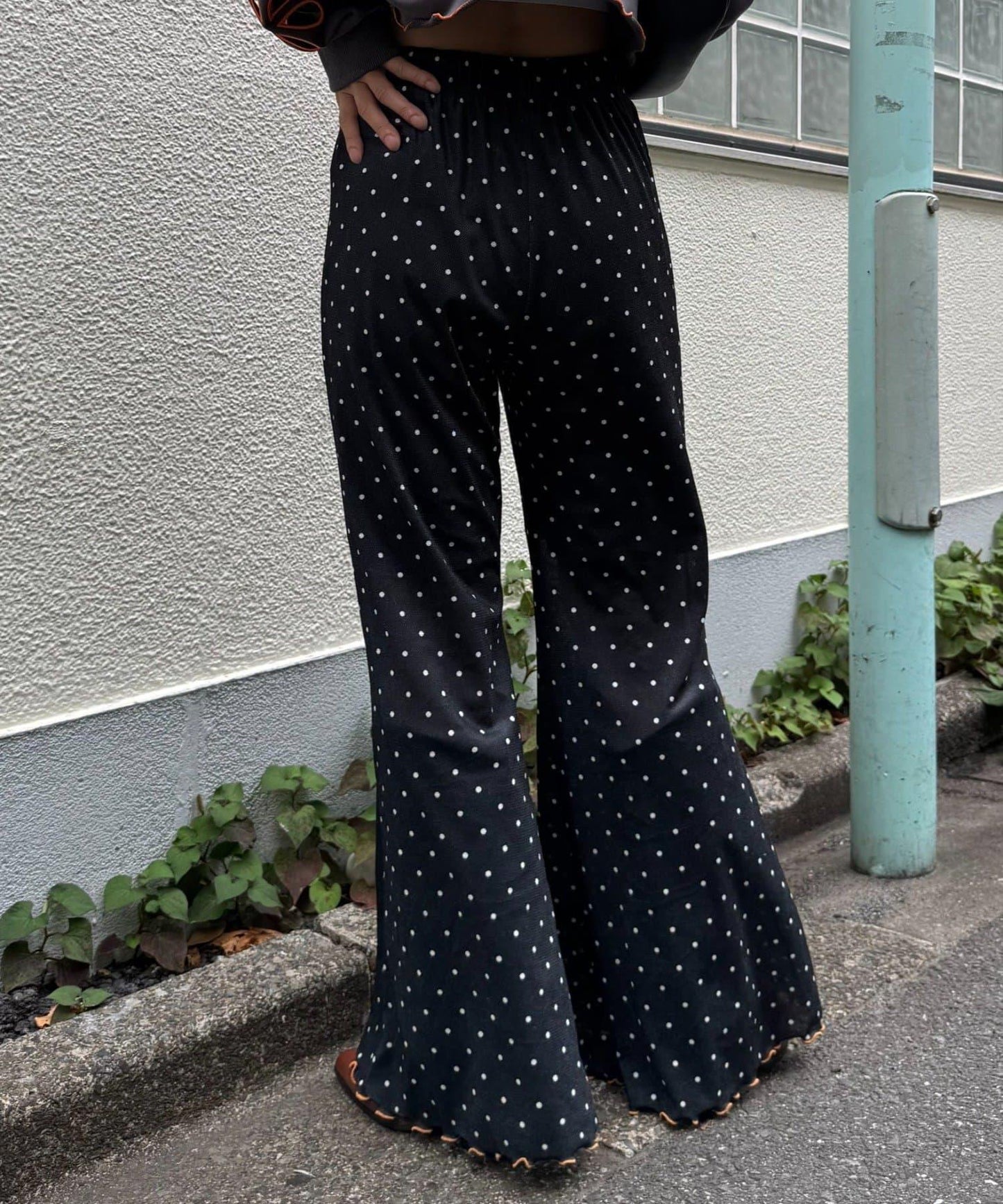 H.S款式絨布印花喇叭褲