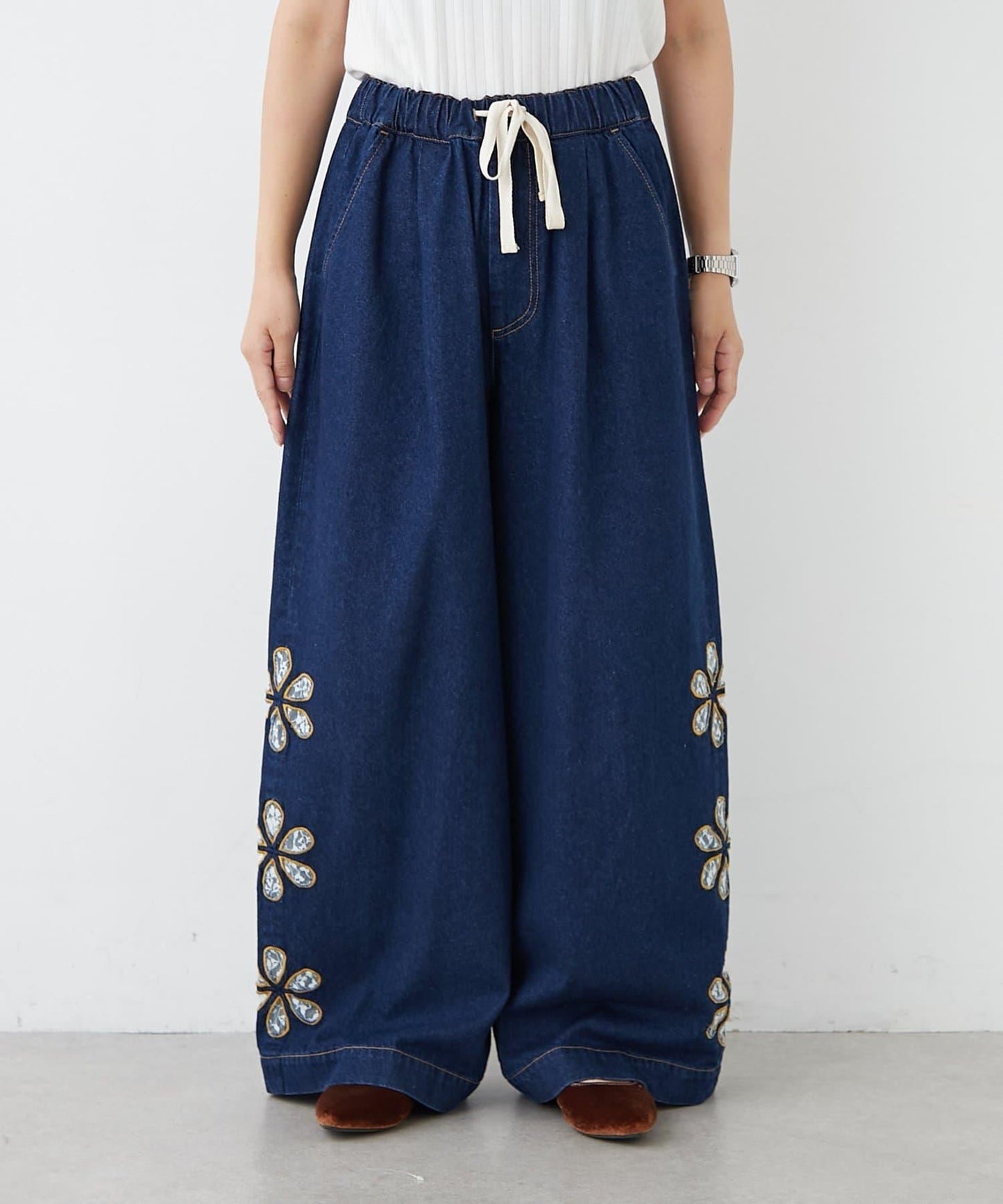 H.S蕾絲花邊寬鬆牛仔褲