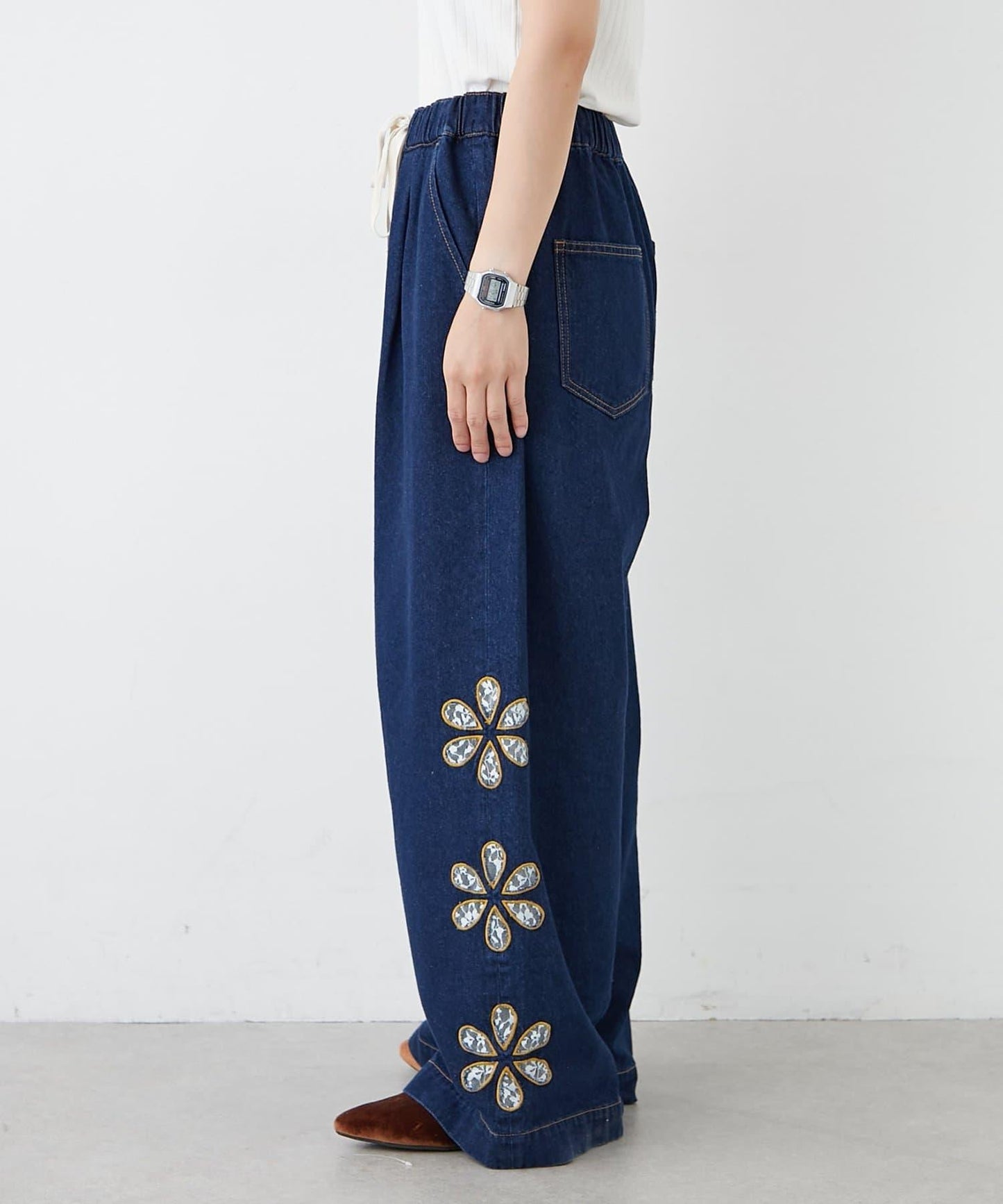 H.S蕾絲花邊寬鬆牛仔褲