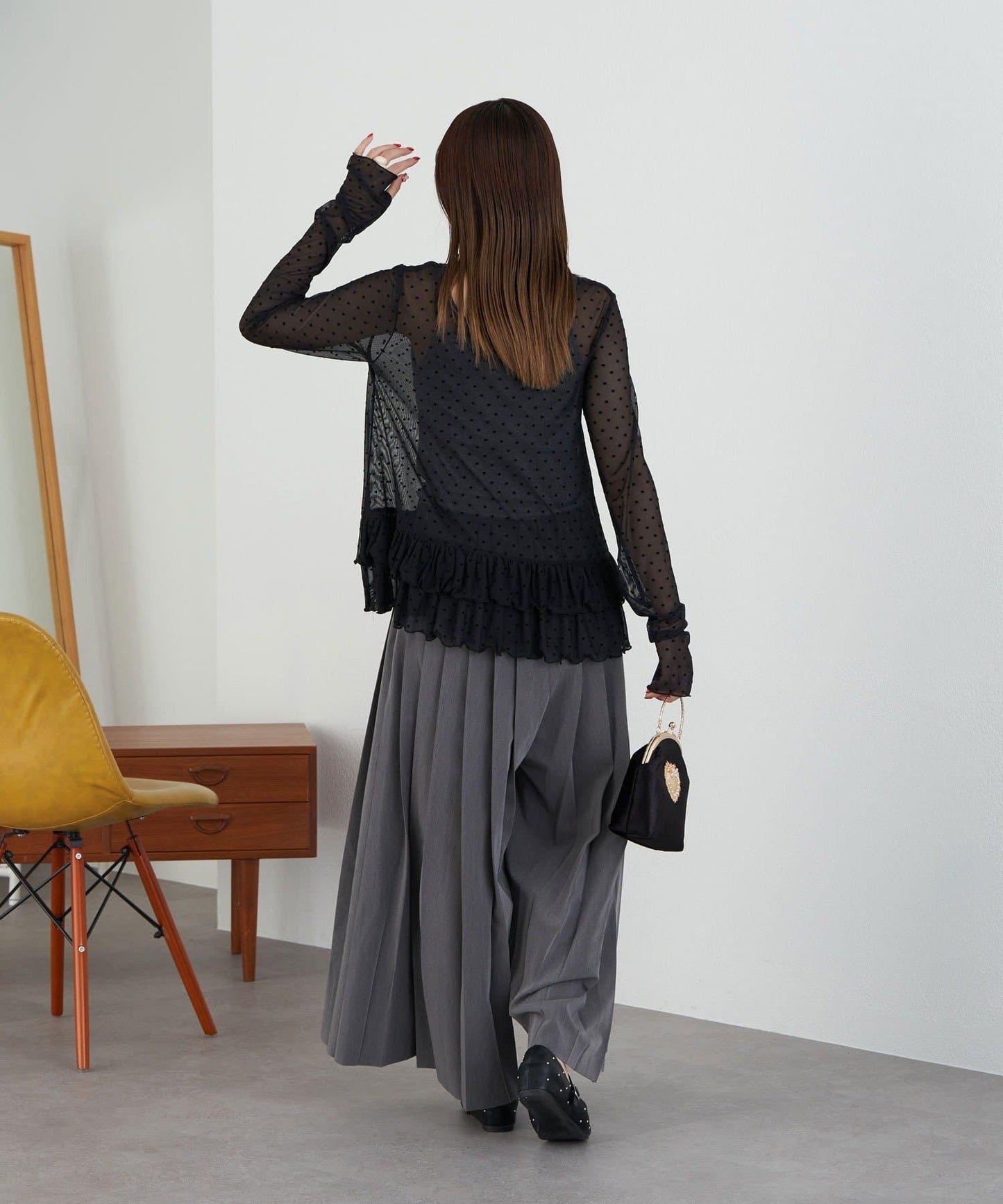 【Lumé/ルメ】下襬荷葉邊圓點雪紡上衣