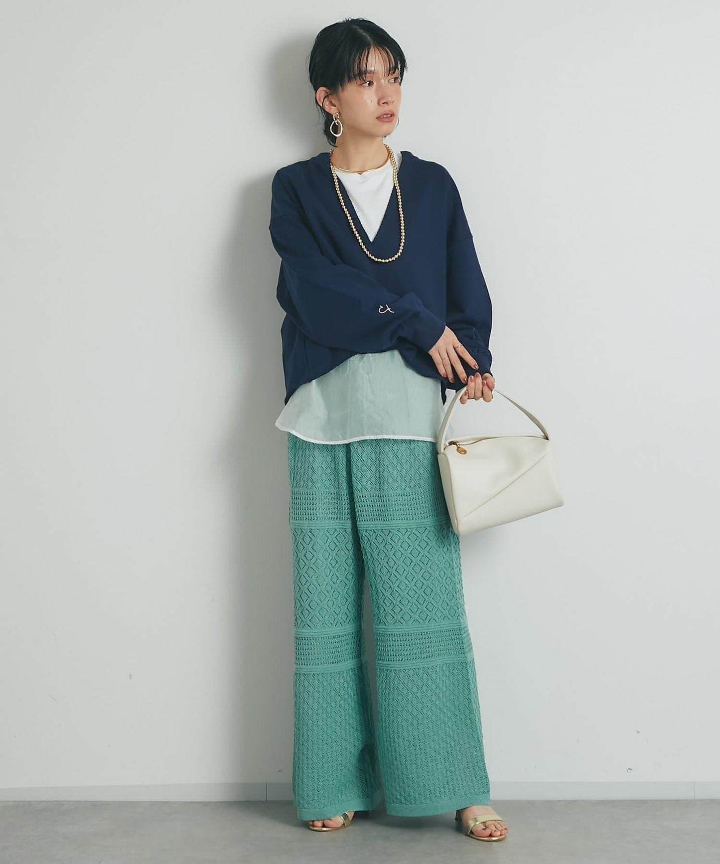 《優雅女性風》透孔圖案束腰針織褲