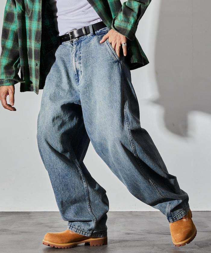 寬鬆版型扭曲彎曲牛仔褲