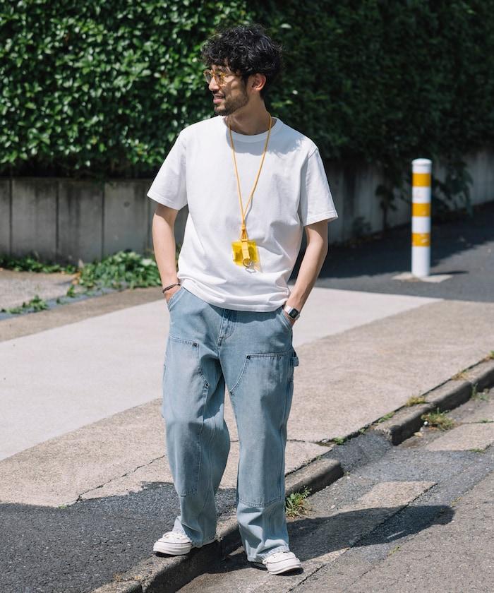 直筒版型寬鬆雙膝牛仔褲