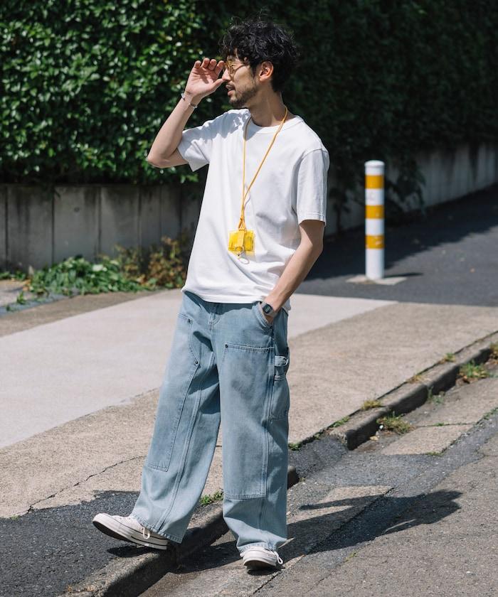 直筒版型寬鬆雙膝牛仔褲