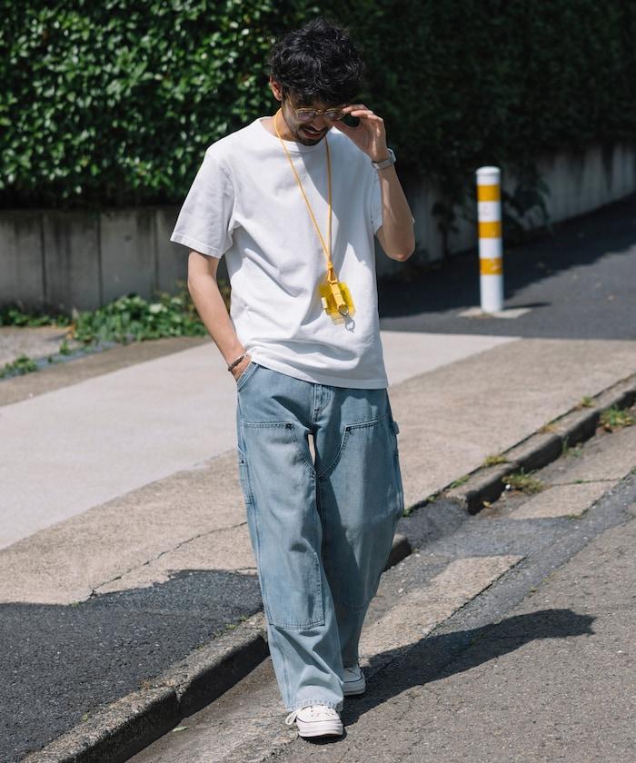 直筒版型寬鬆雙膝牛仔褲