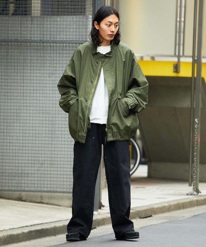 直筒版型寬鬆雙膝牛仔褲