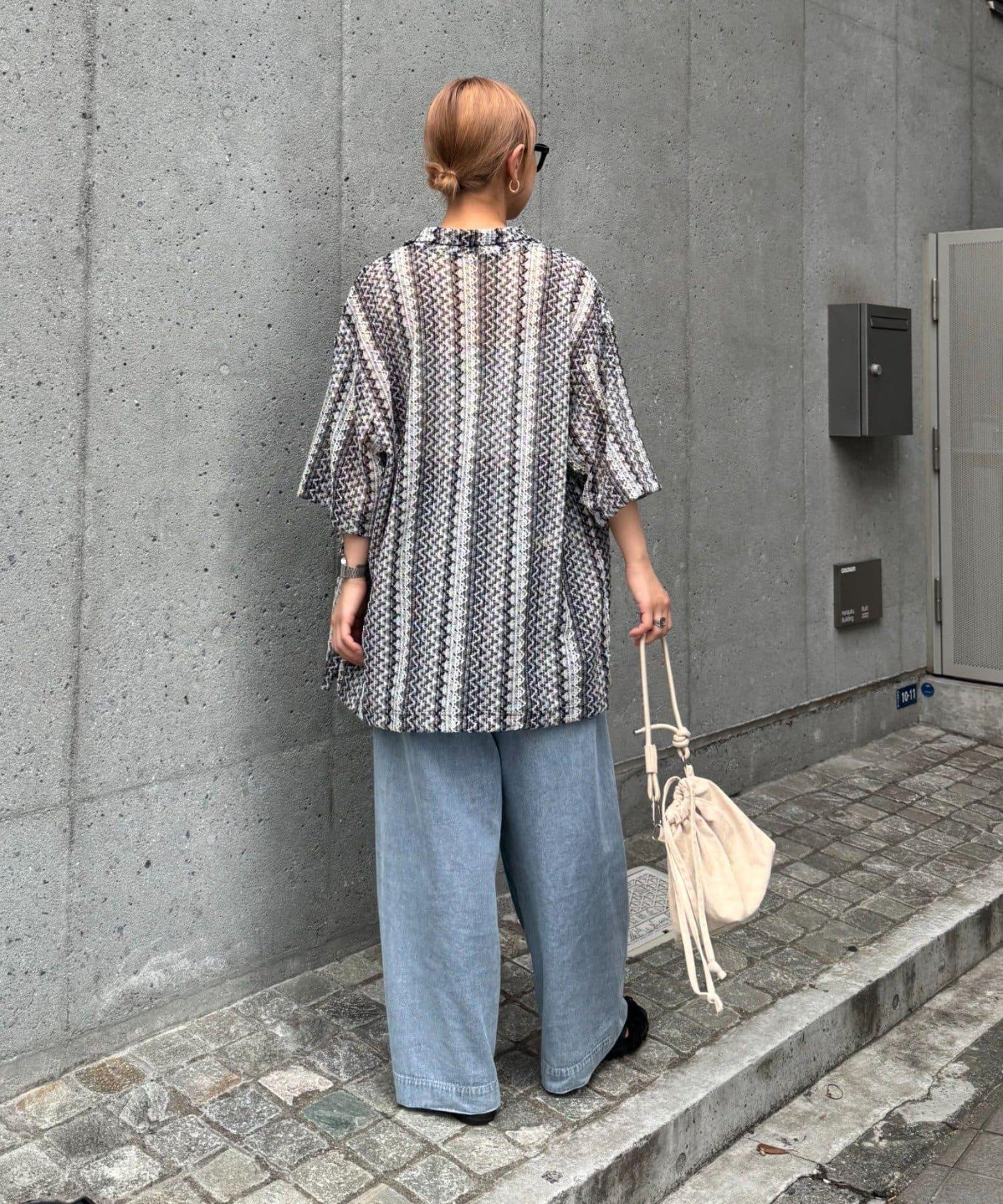 蕾絲透視條紋寬鬆襯衫