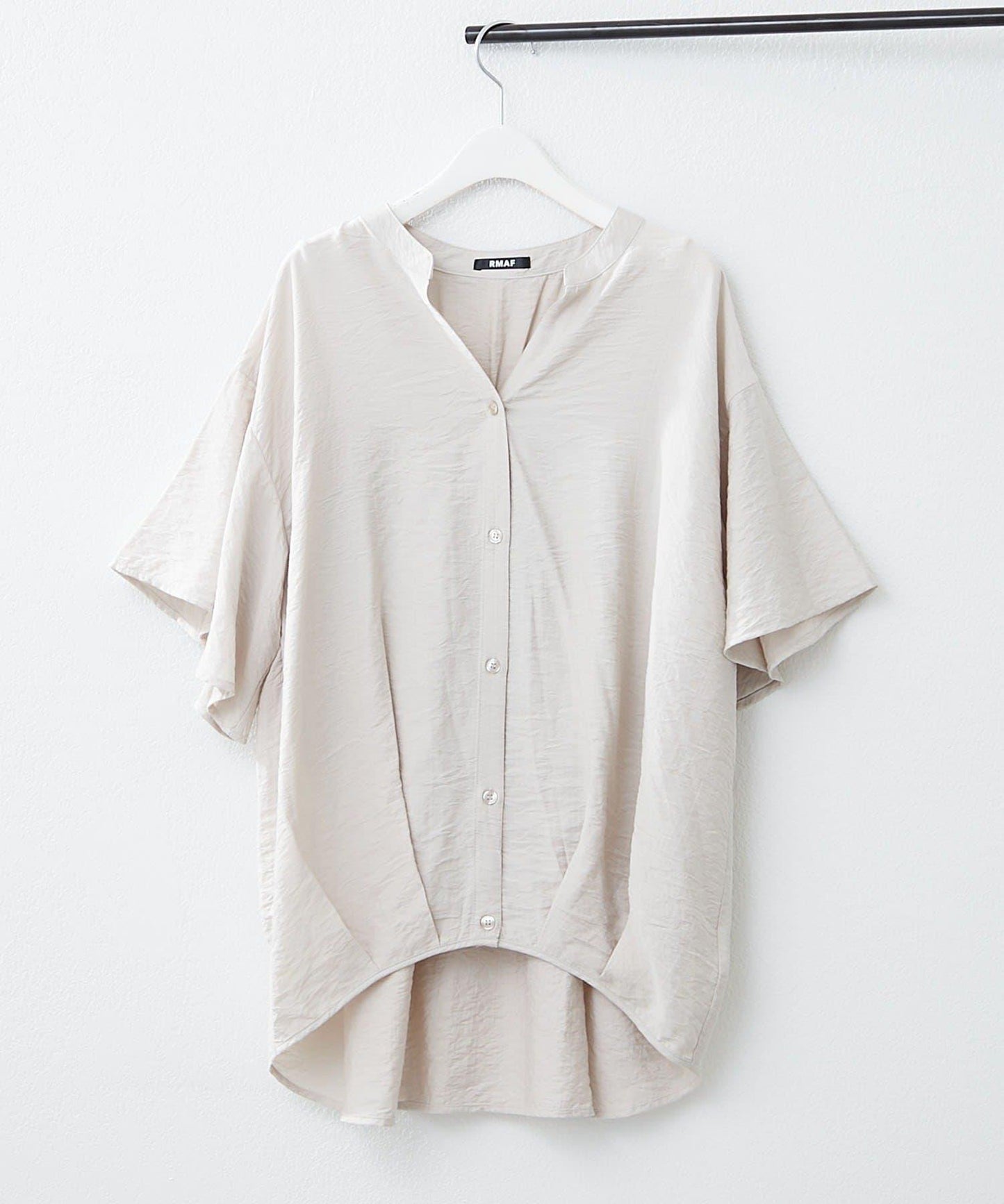 通勤穿搭首選!後背褶皺竹筍褶飾襯衫