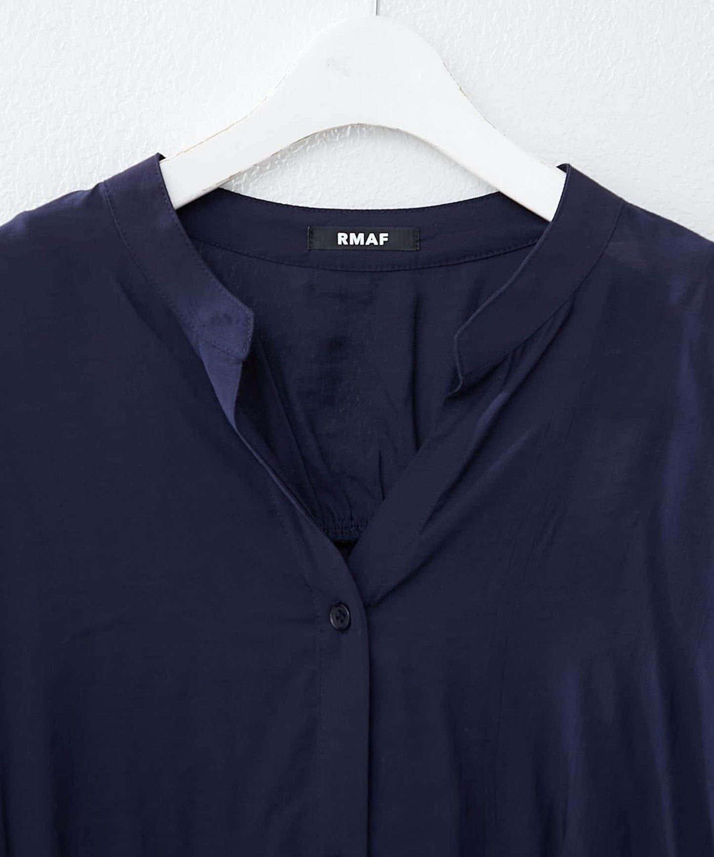 通勤穿搭首選!後背褶皺竹筍褶飾襯衫