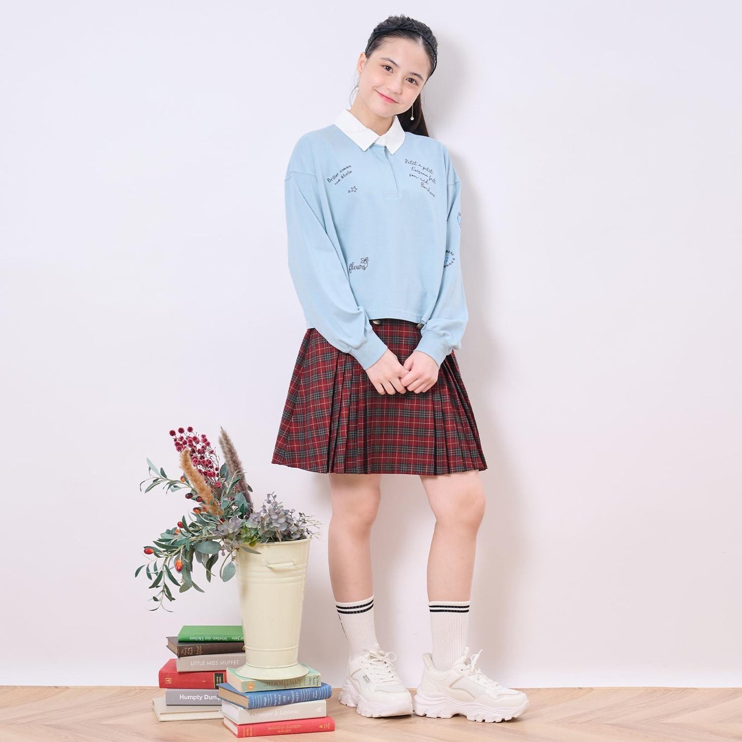 塗鴉刺繡橄欖球衫