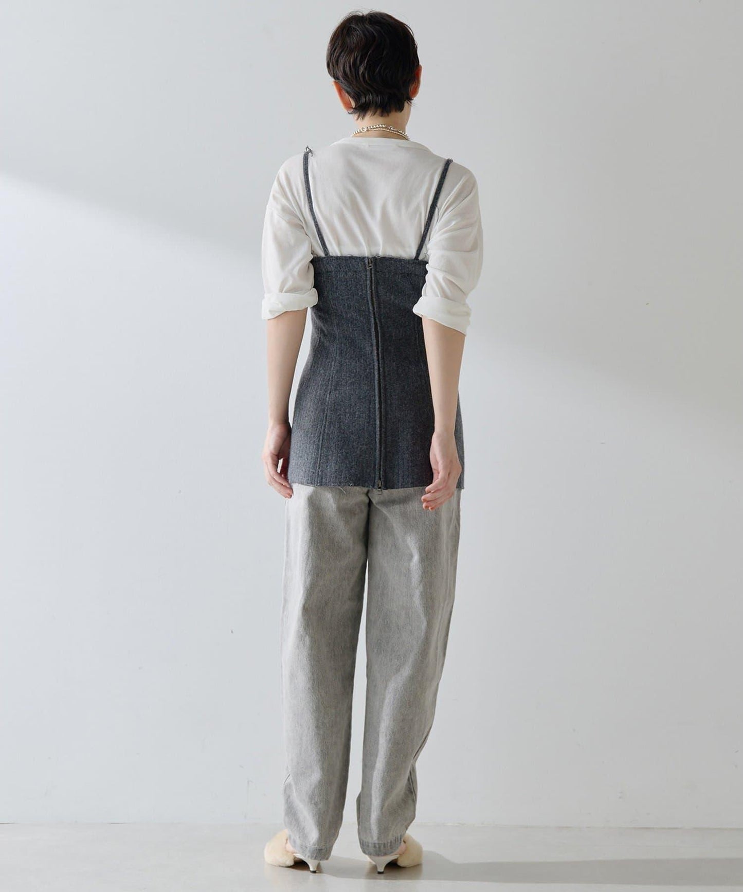 【THE PAUSE】高腰弧形牛仔褲