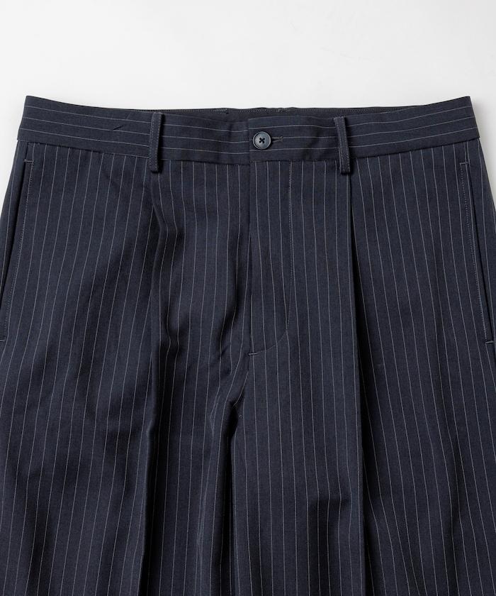 寬鬆直筒一褶西裝長褲