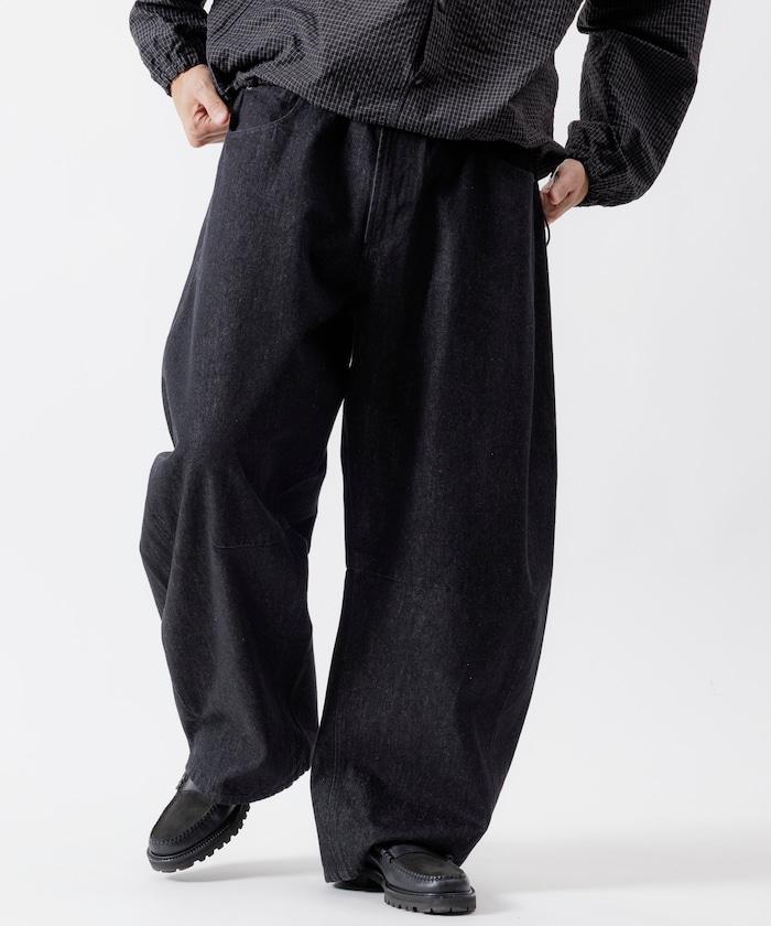 寬鬆版型弧形牛仔褲 單次水洗