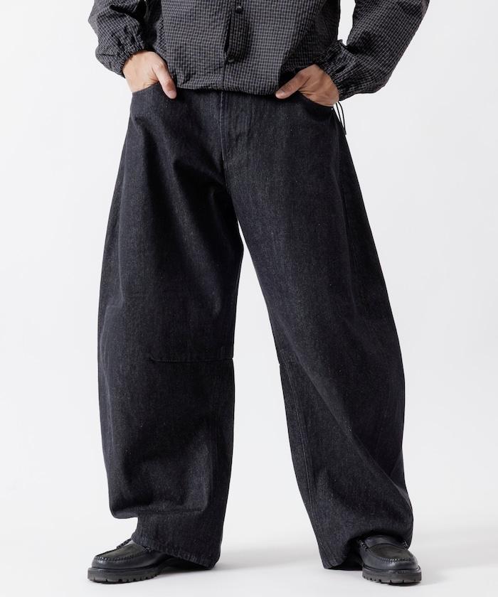 寬鬆版型弧形牛仔褲 單次水洗