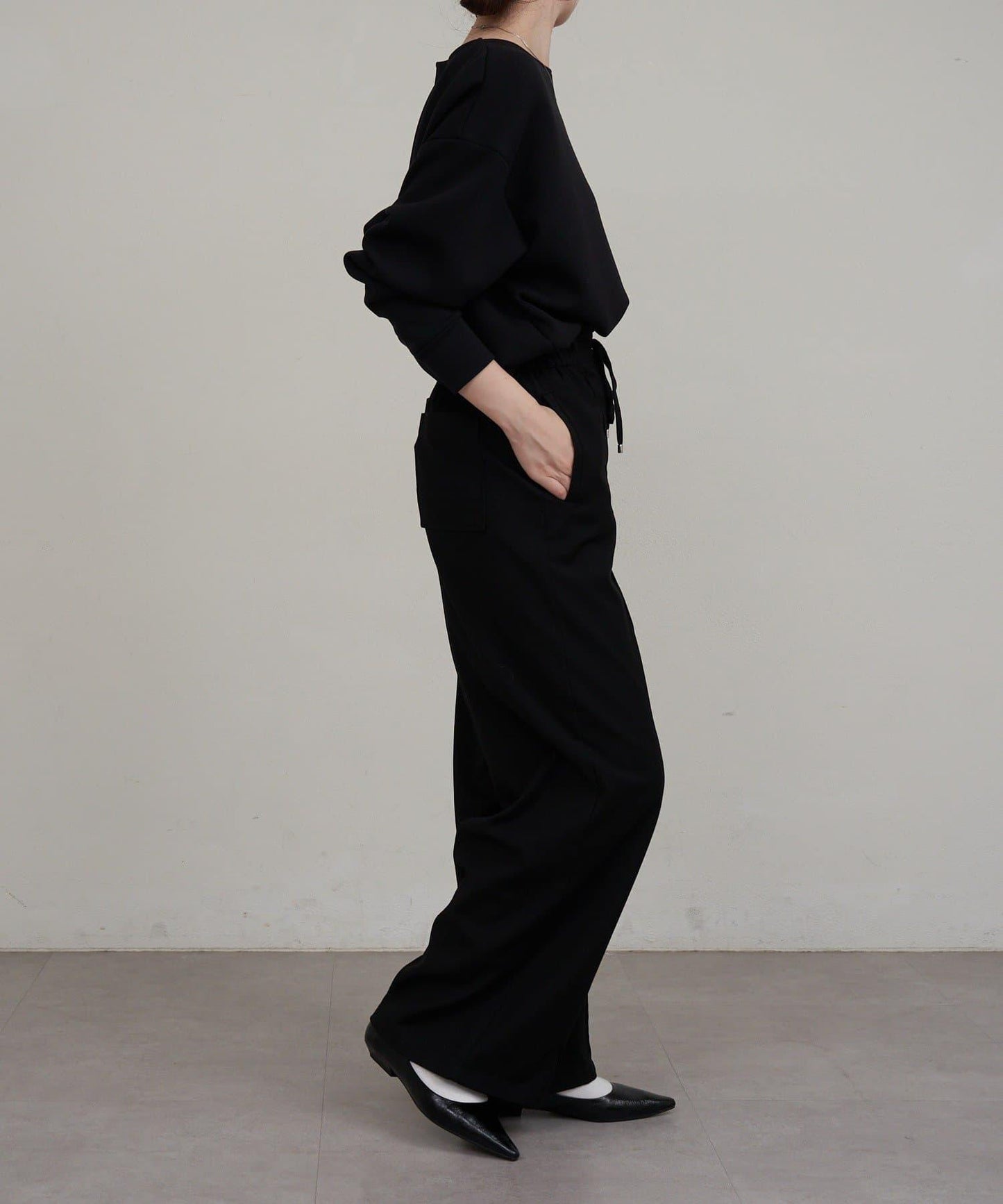 圓弧下襬套頭衫