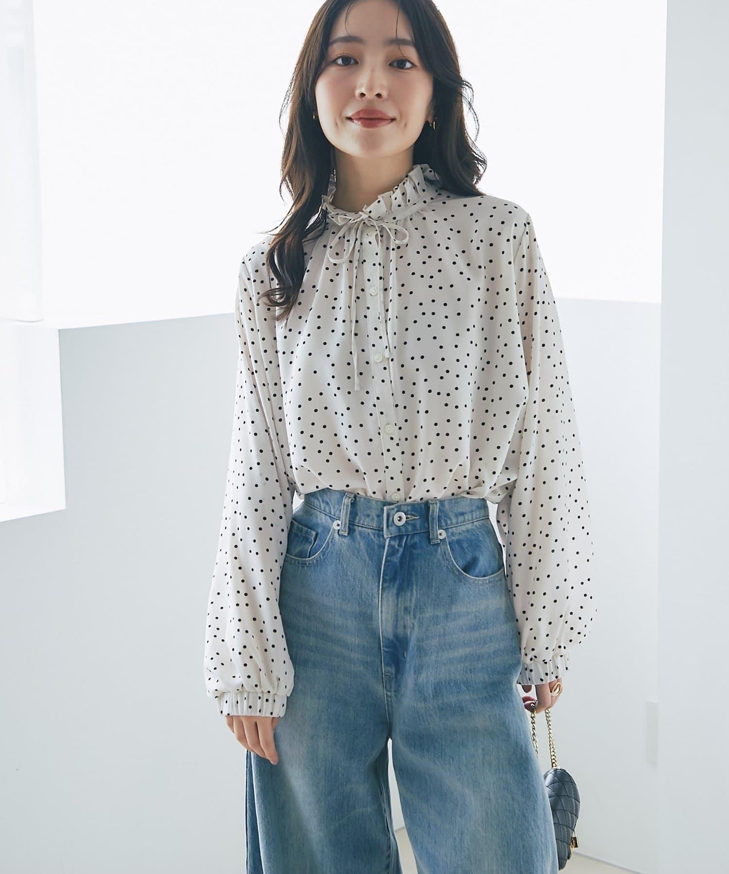 波點印花荷葉邊領襯衫