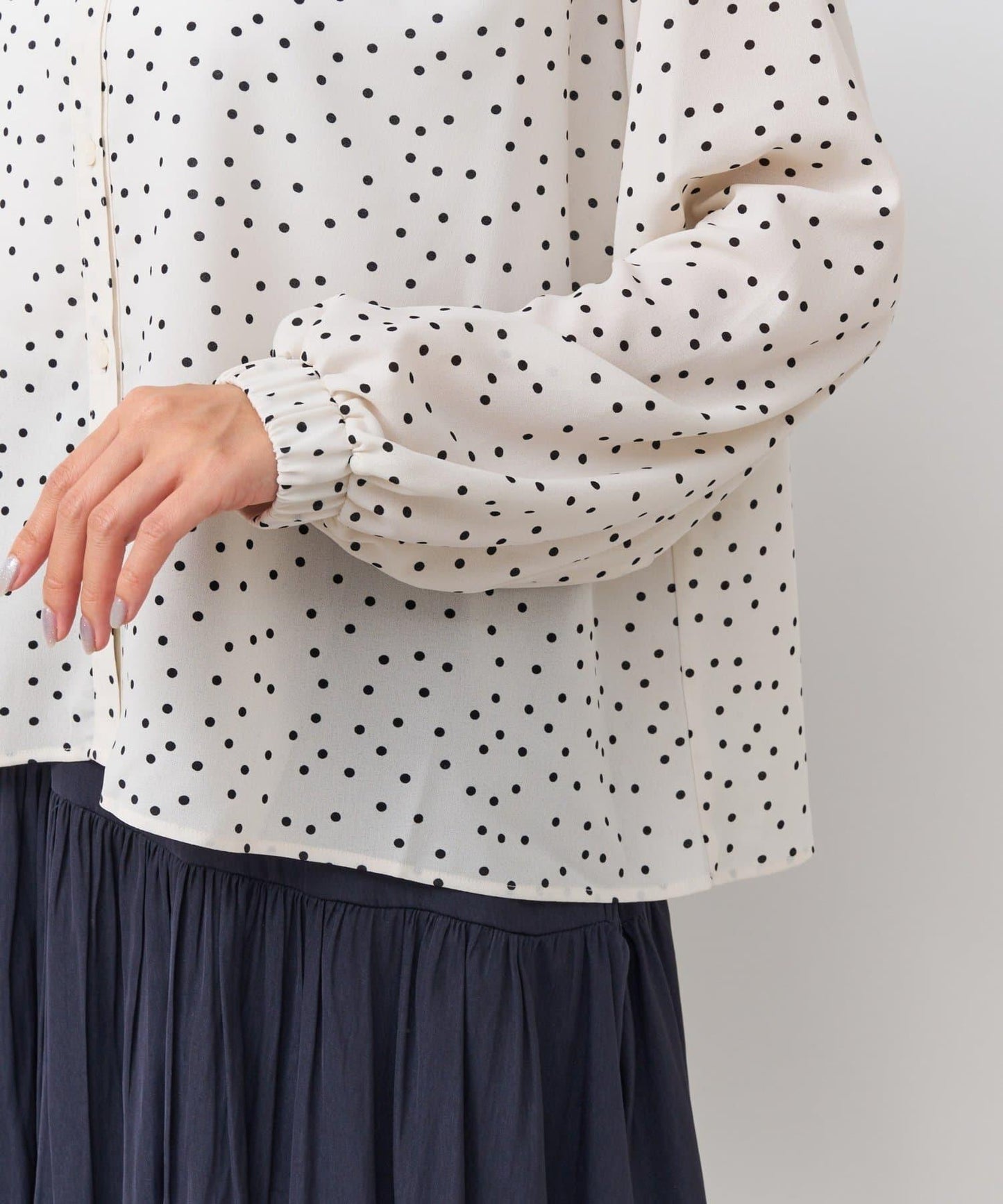 波點印花荷葉邊領襯衫