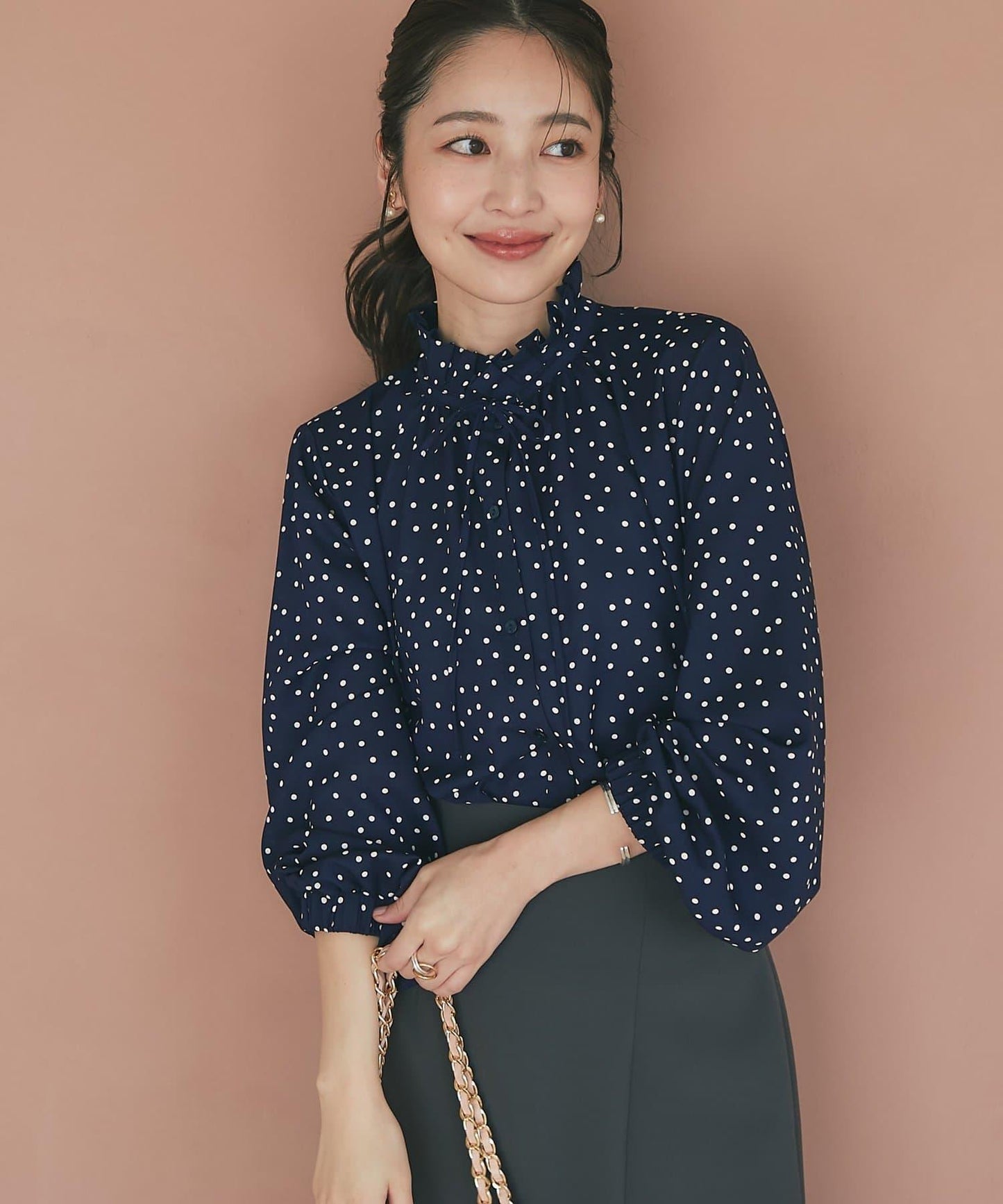 波點印花荷葉邊領襯衫