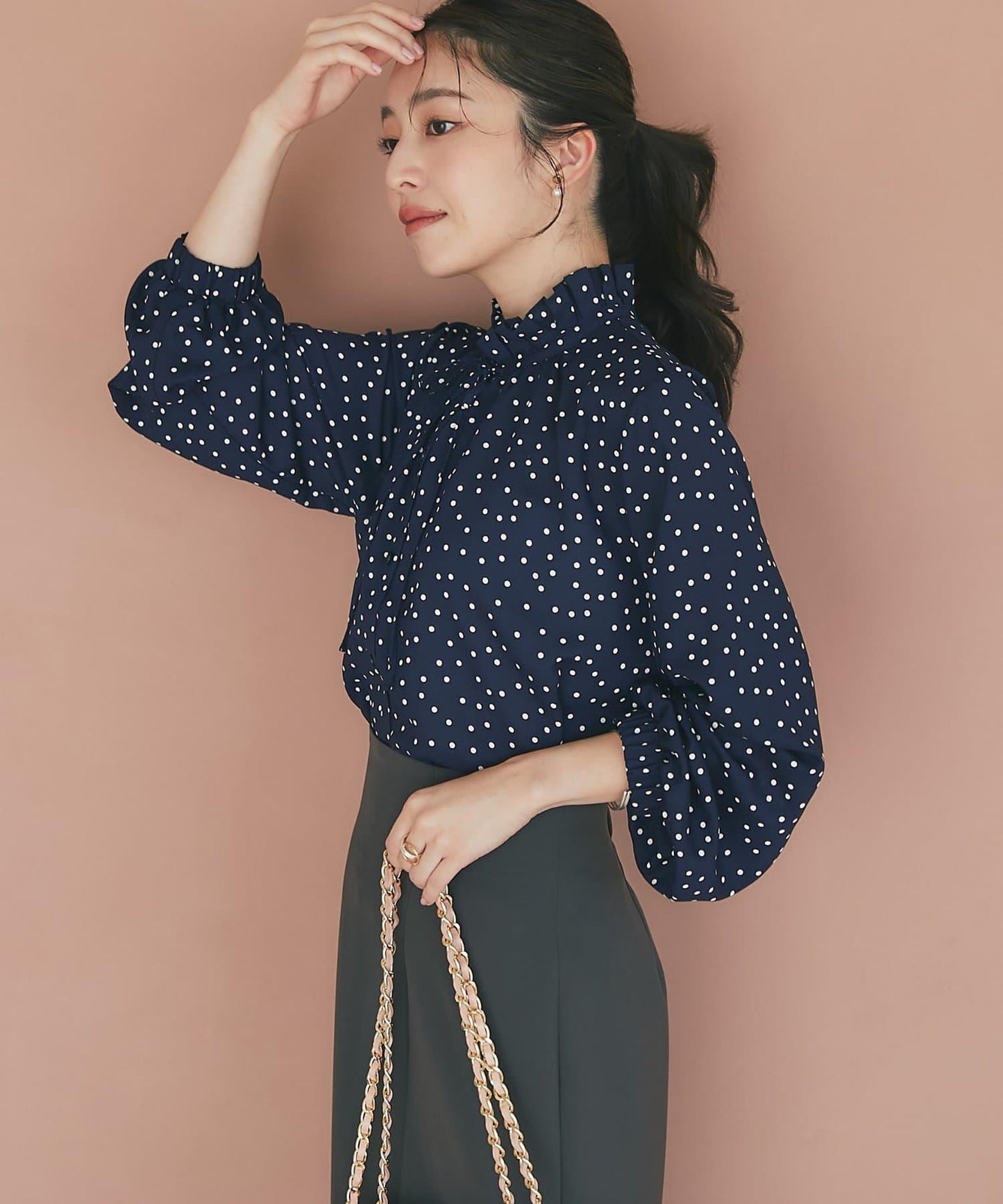 波點印花荷葉邊領襯衫