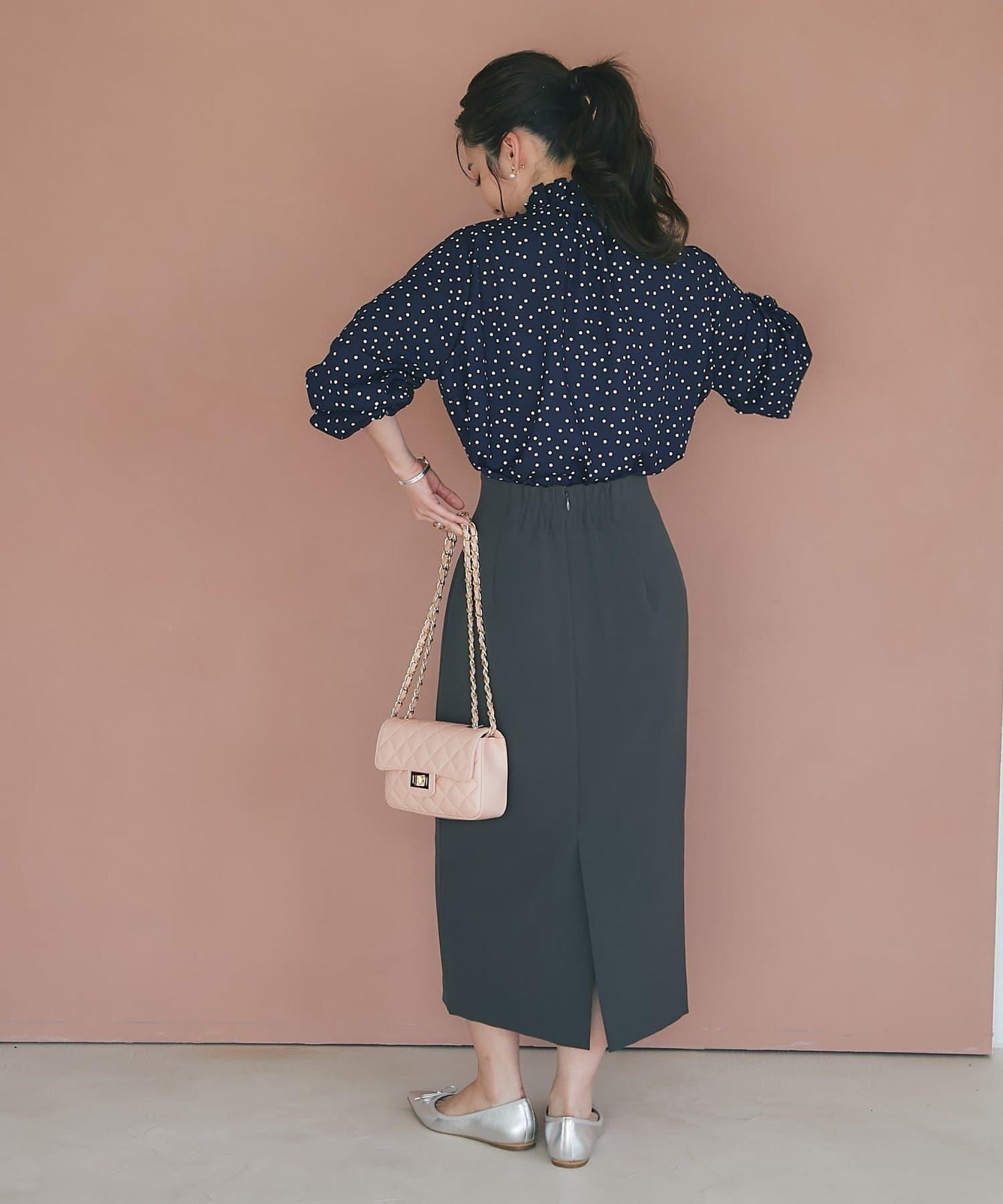 波點印花荷葉邊領襯衫