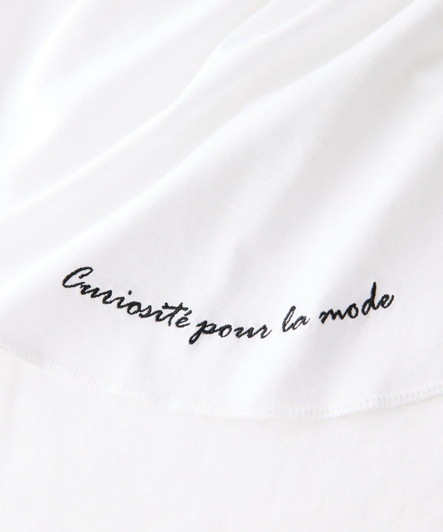 【推薦疊穿】下襬刺繡長袖T恤