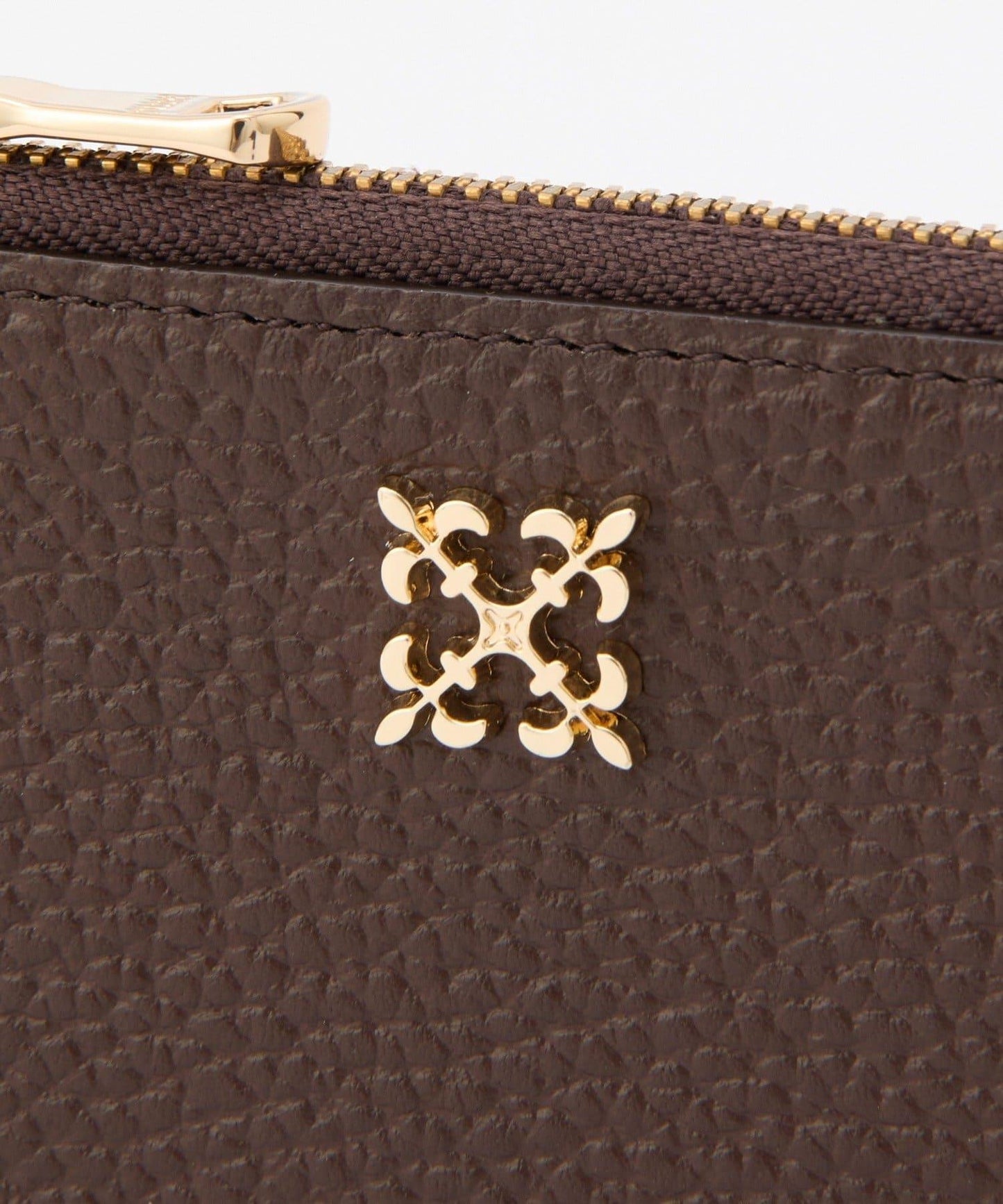 迷你字母圖案金屬牌卡包