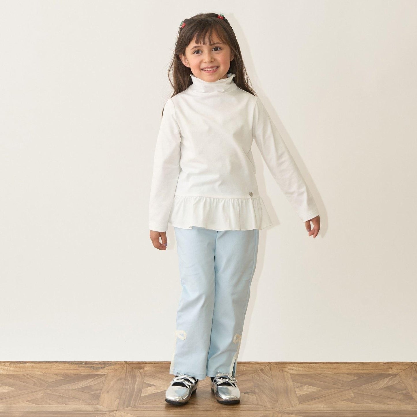 荷葉邊下襬褶皺高領衫