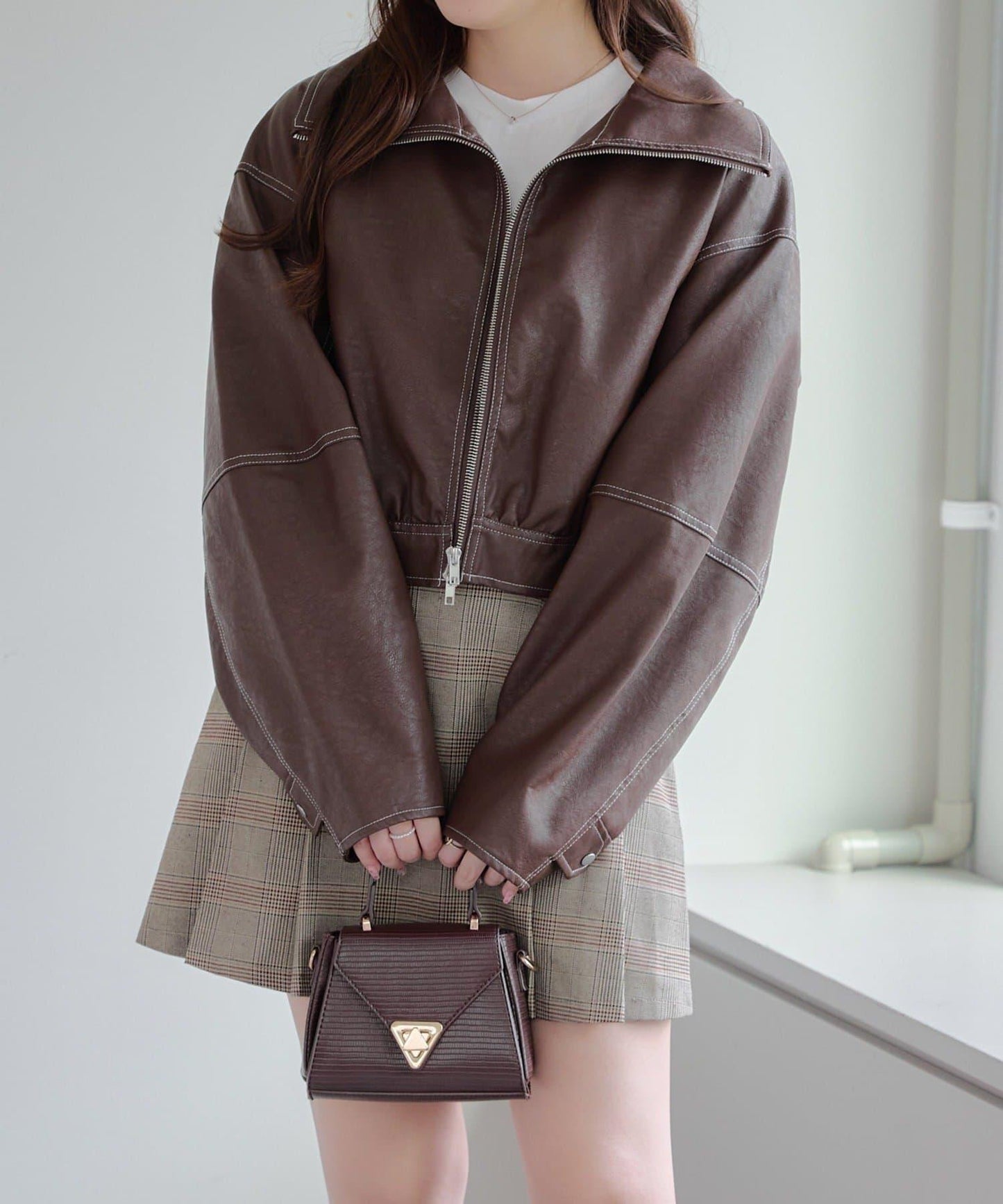 拼色仿皮縫線短夾克