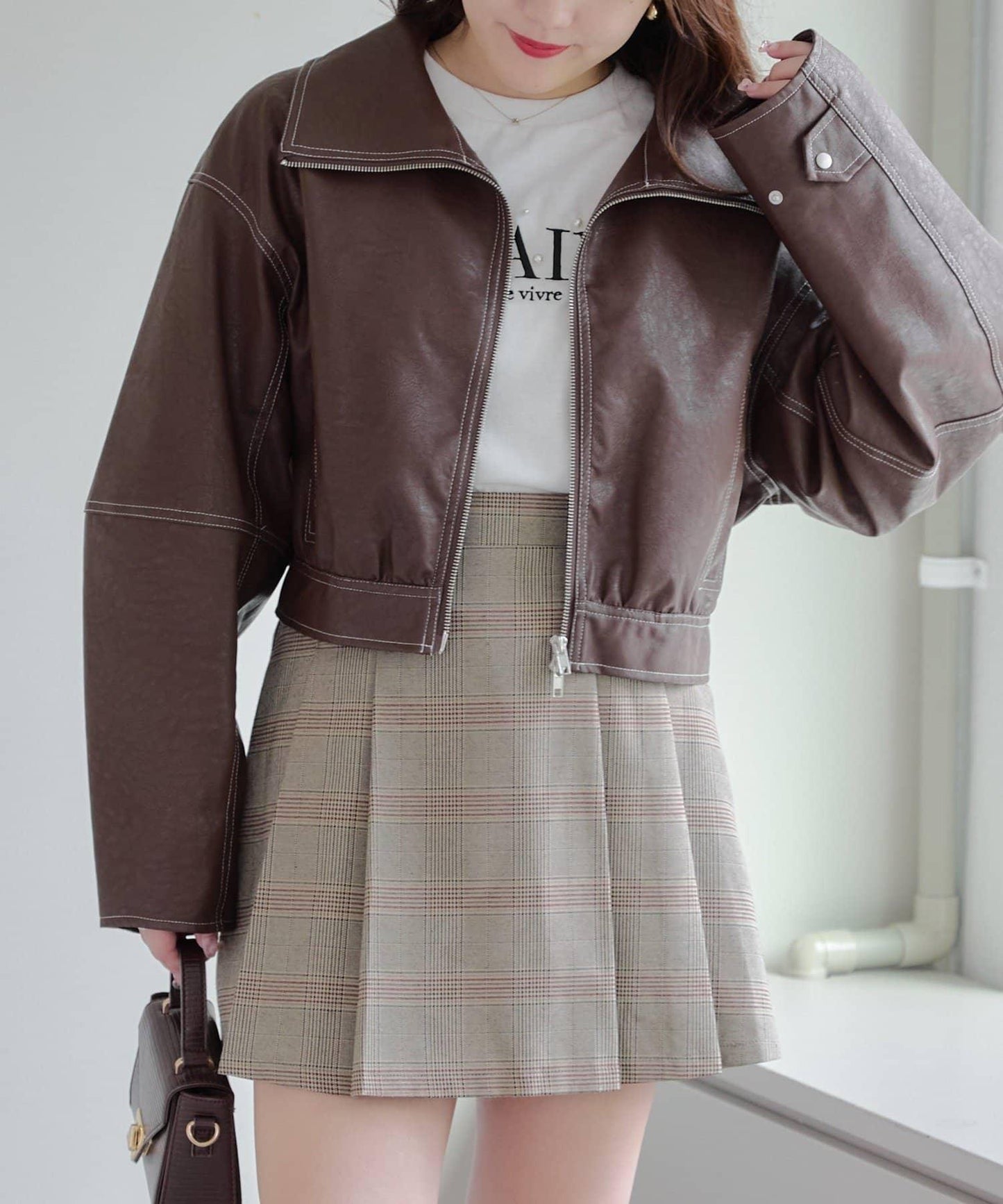 拼色仿皮縫線短夾克