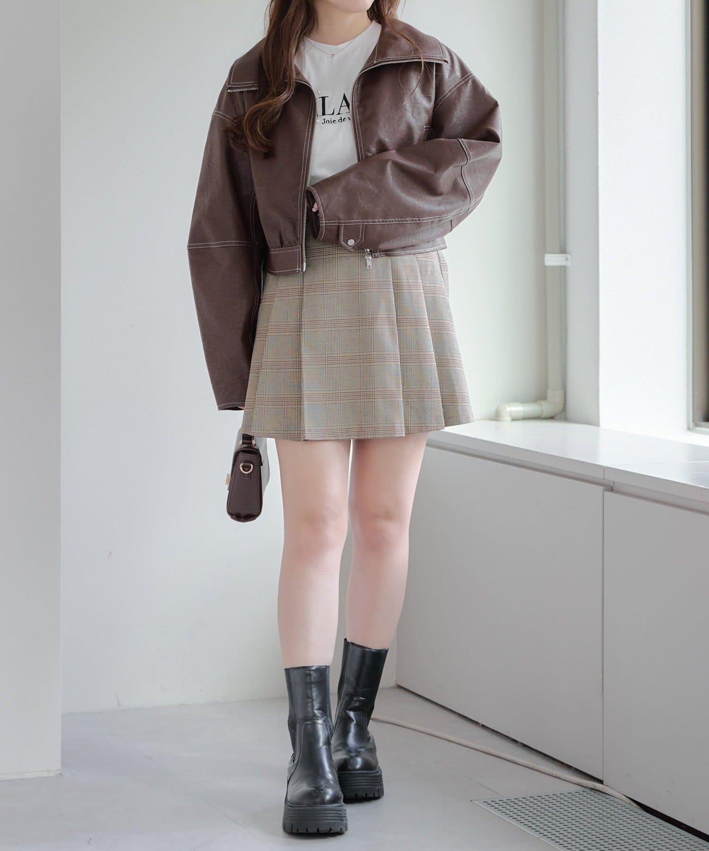 拼色仿皮縫線短夾克