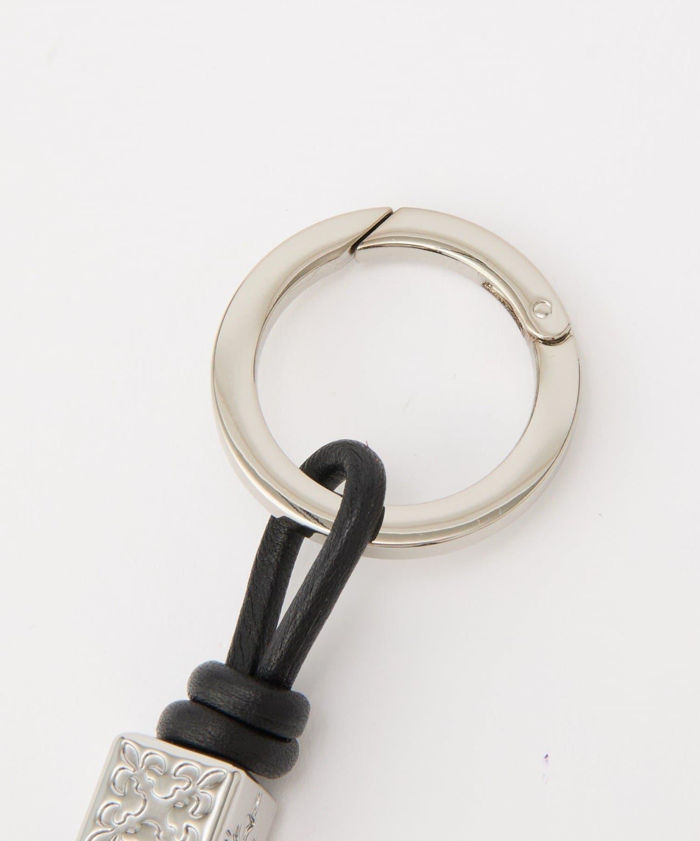 【結飾造型×金屬配件】皮革繩包包掛飾