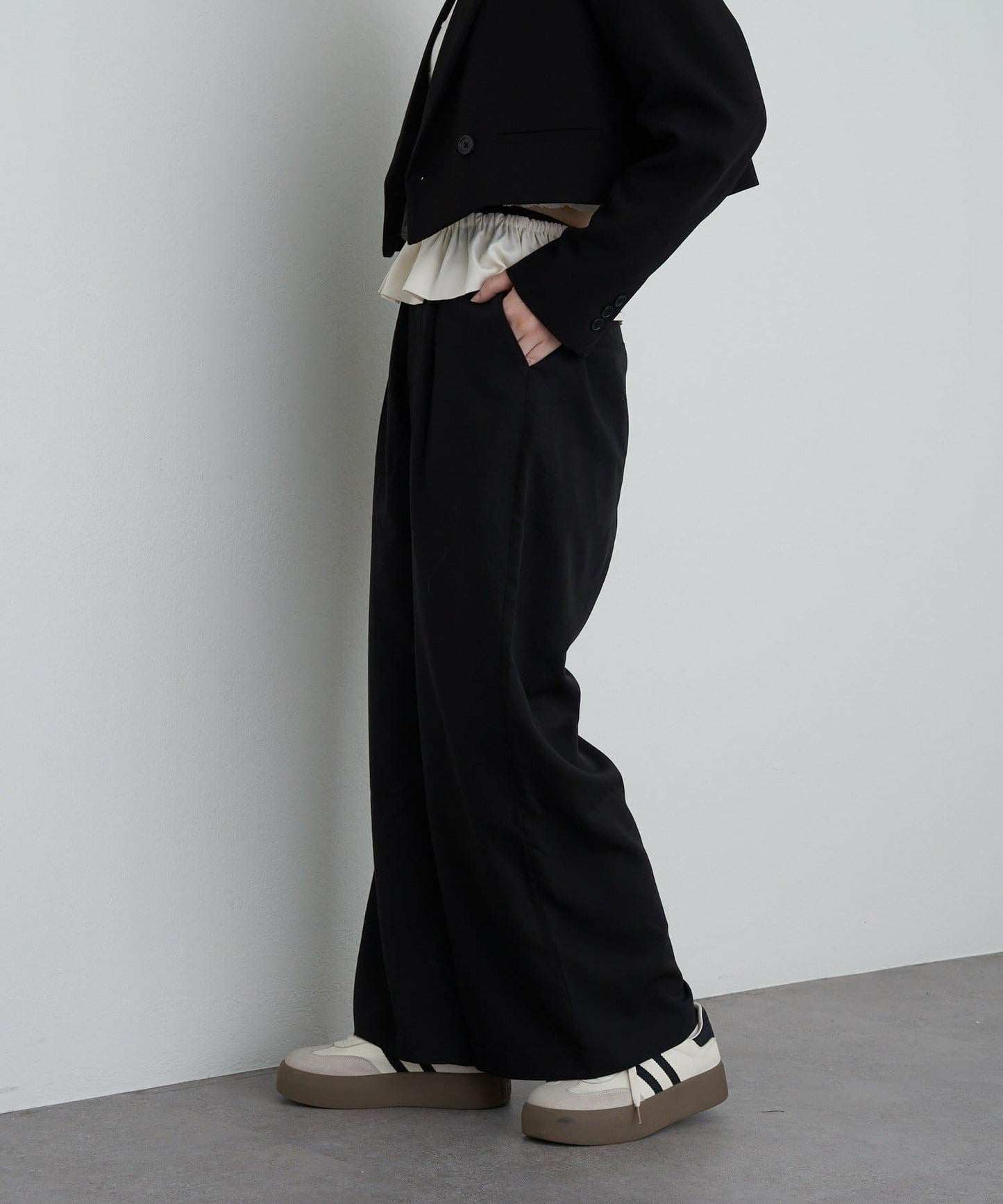 【RAY CASSIN】帶荷葉邊腰帶寬鬆休閒長褲