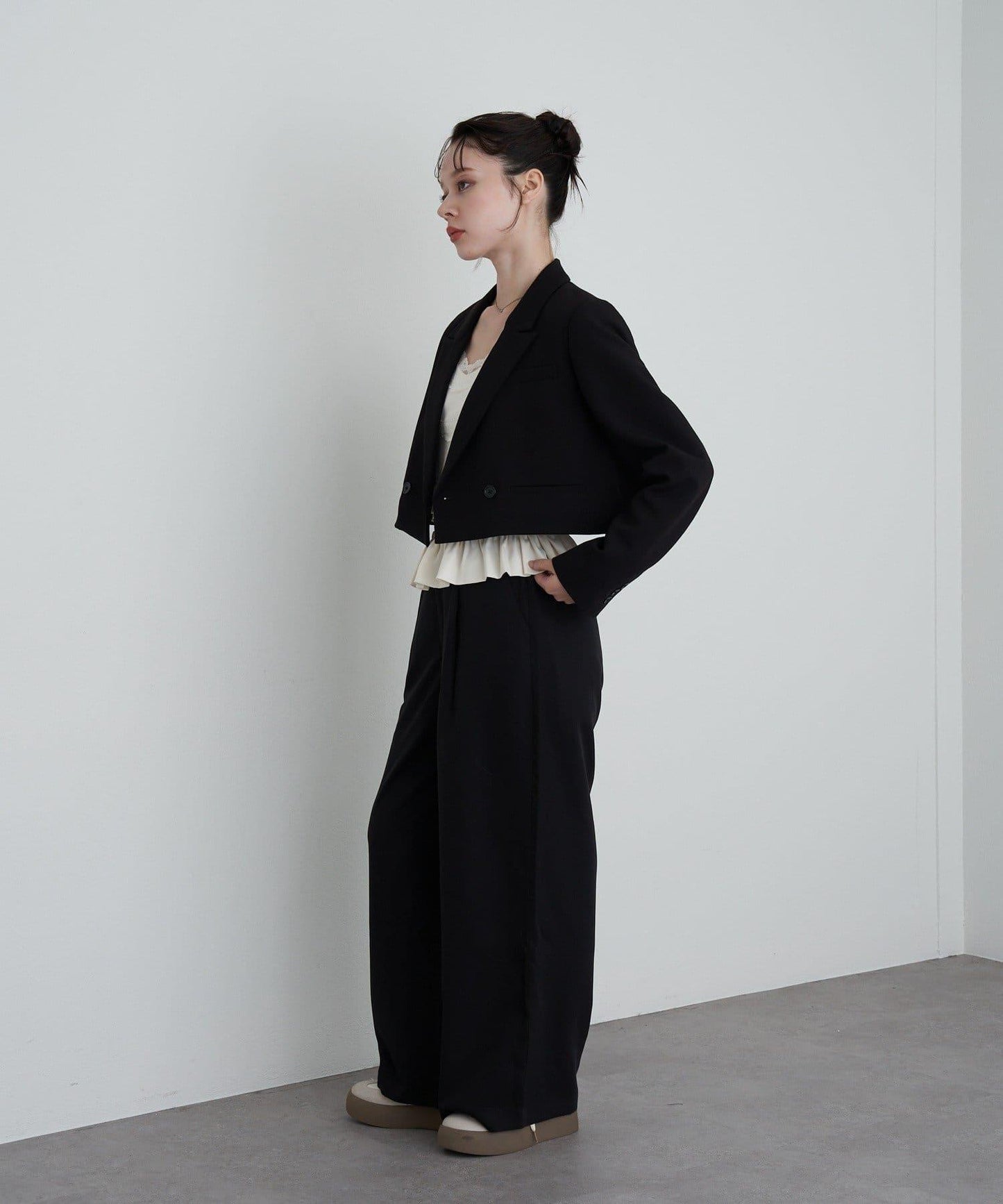 【RAY CASSIN】帶荷葉邊腰帶寬鬆休閒長褲