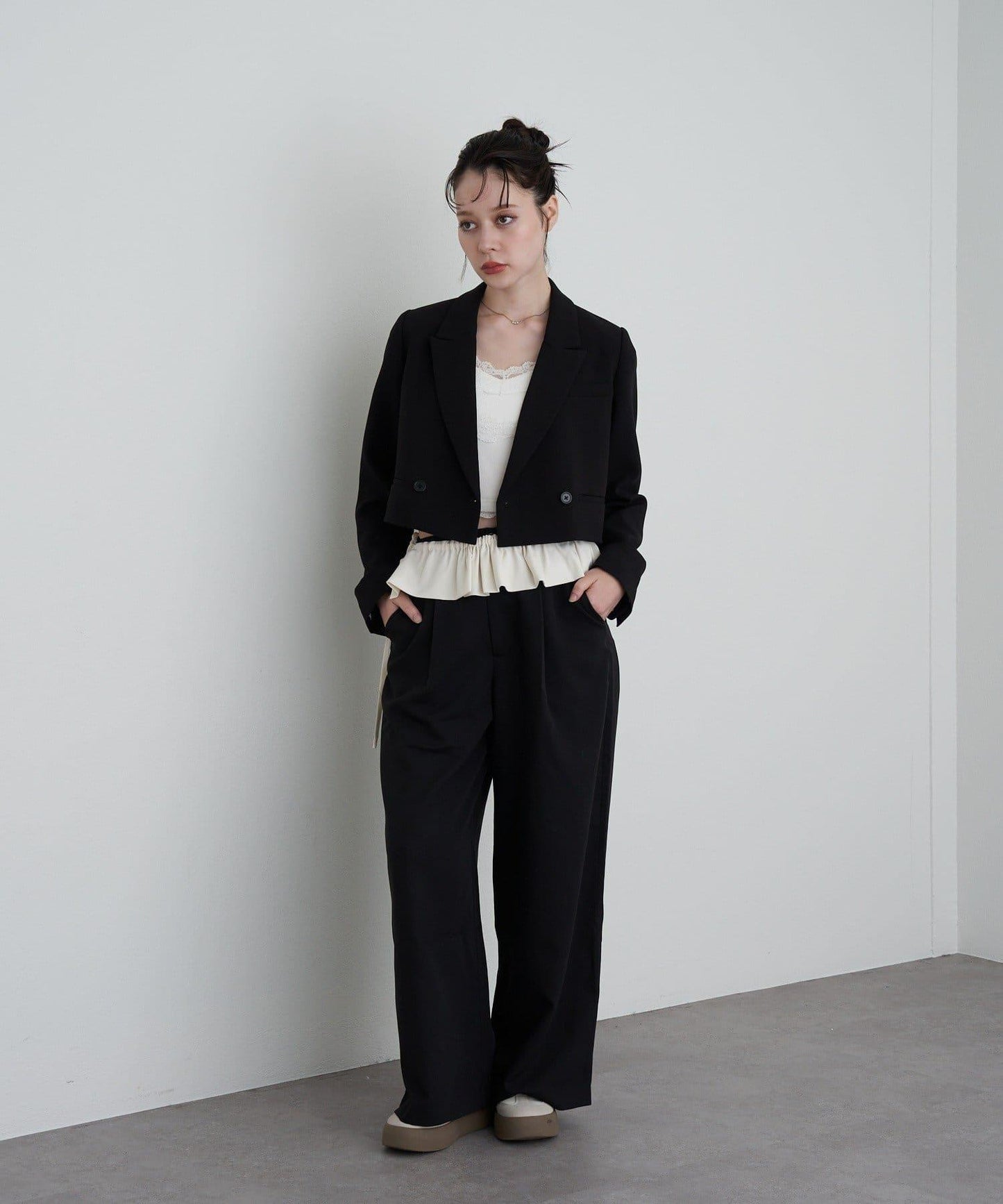 【RAY CASSIN】帶荷葉邊腰帶寬鬆休閒長褲