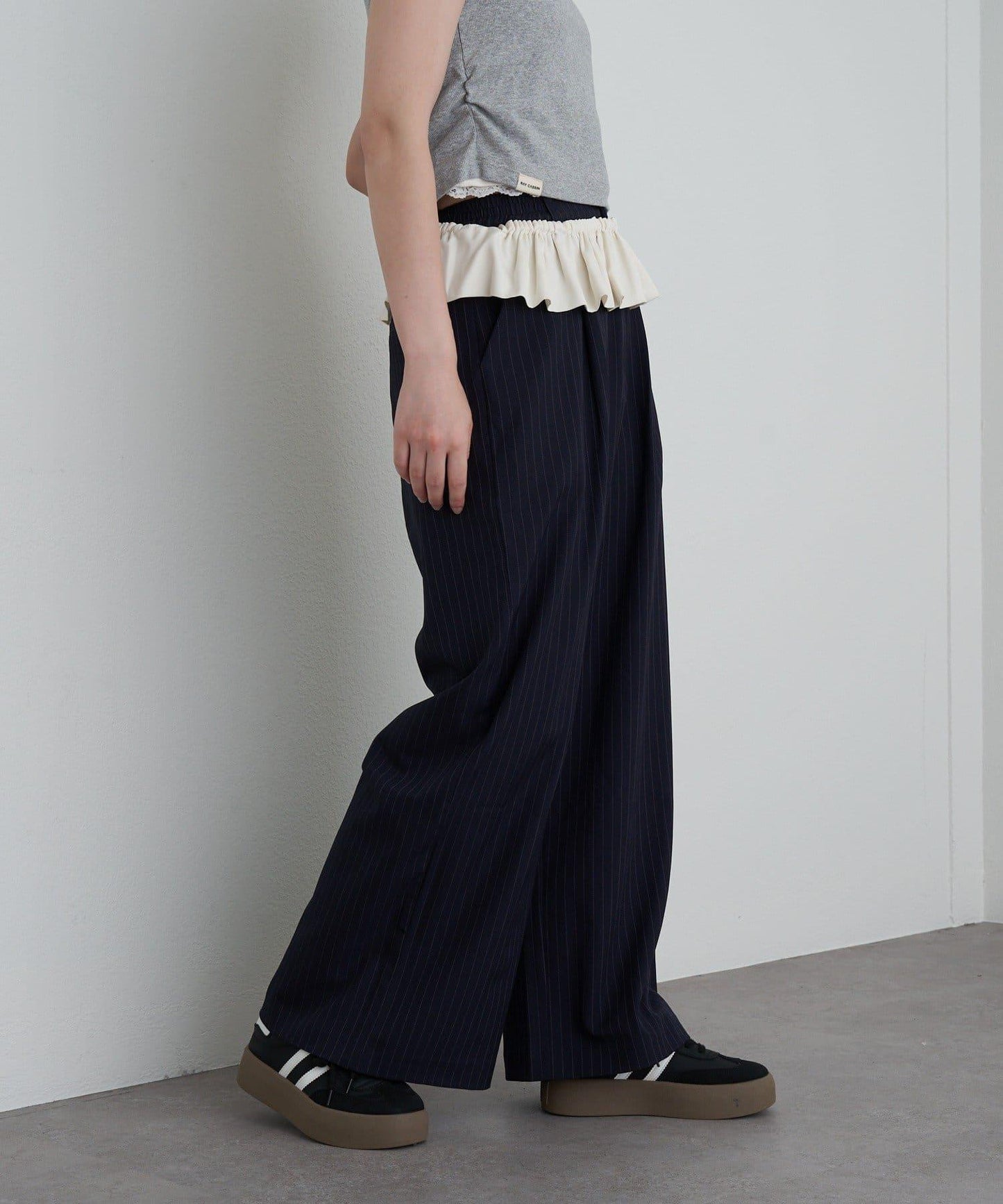 【RAY CASSIN】帶荷葉邊腰帶寬鬆休閒長褲