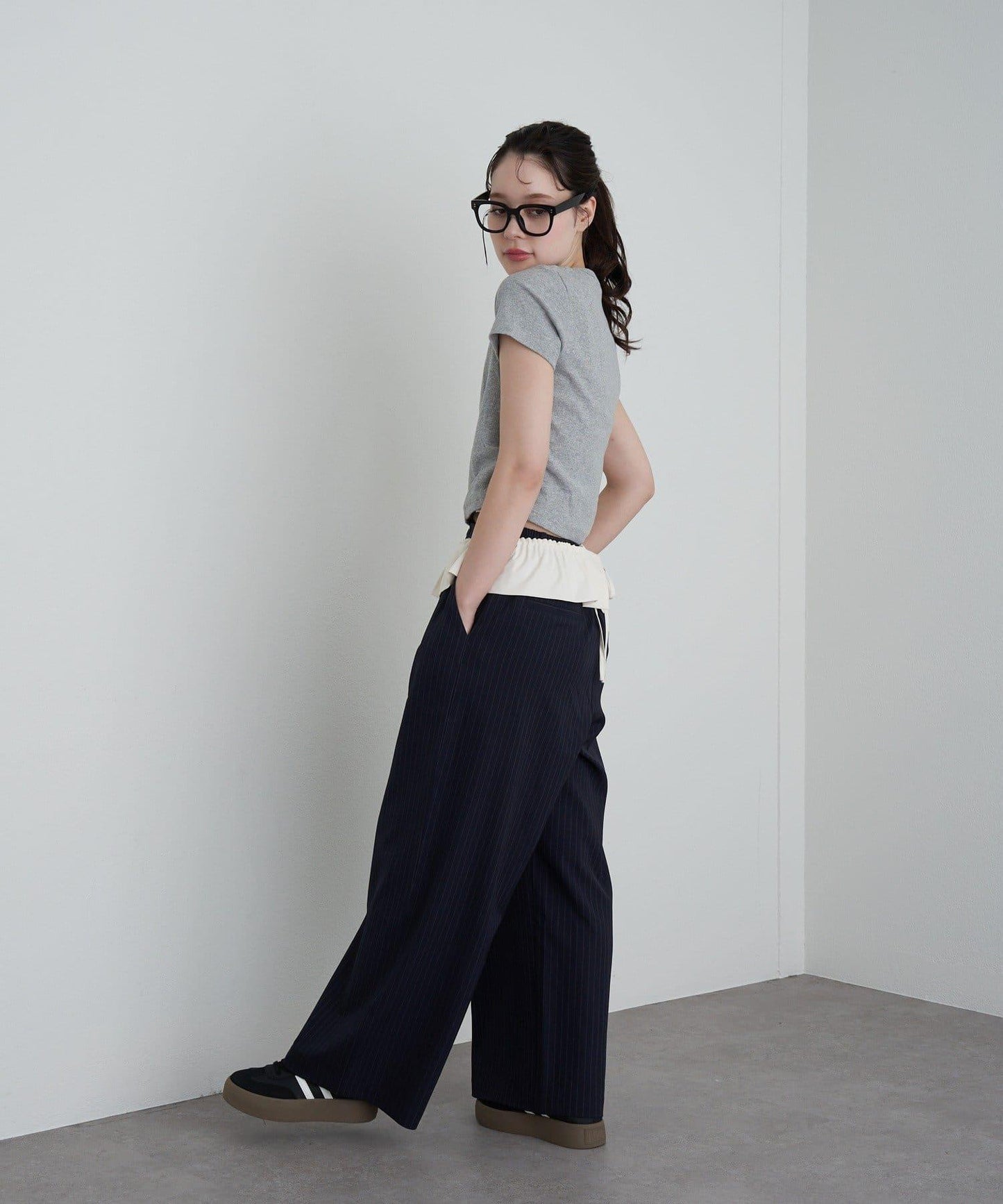 【RAY CASSIN】帶荷葉邊腰帶寬鬆休閒長褲