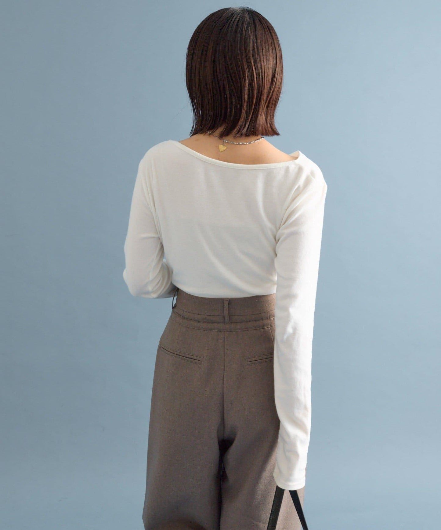 【人氣系列/新色白色・灰色2】一字肩長袖T恤※僅限電商渠道專屬顏色