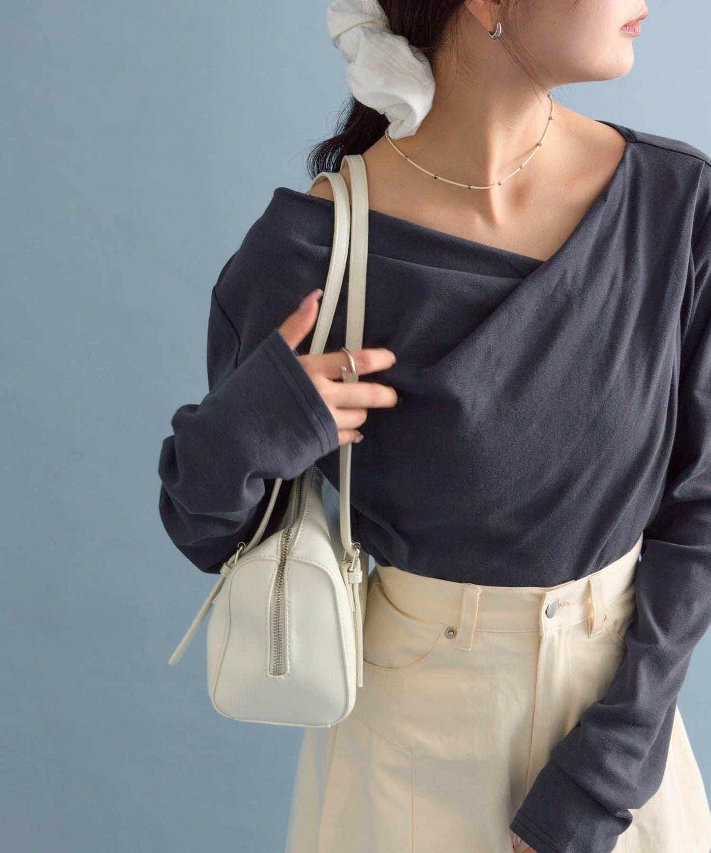 【人氣系列/新色白色・灰色2】一字肩長袖T恤※僅限電商渠道專屬顏色