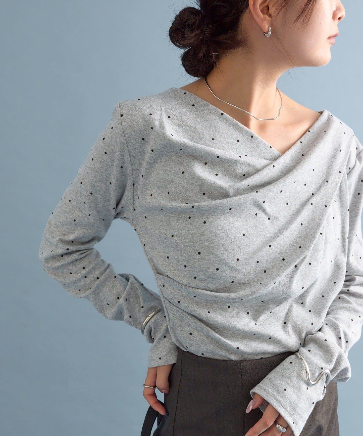 【人氣系列/新色白色・灰色2】一字肩長袖T恤※僅限電商渠道專屬顏色