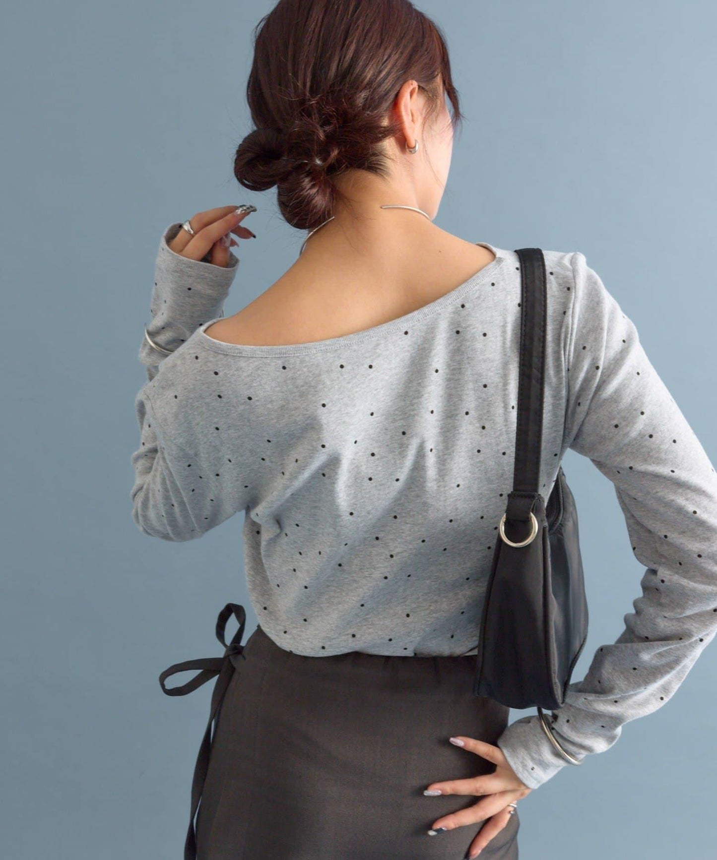 【人氣系列/新色白色・灰色2】一字肩長袖T恤※僅限電商渠道專屬顏色