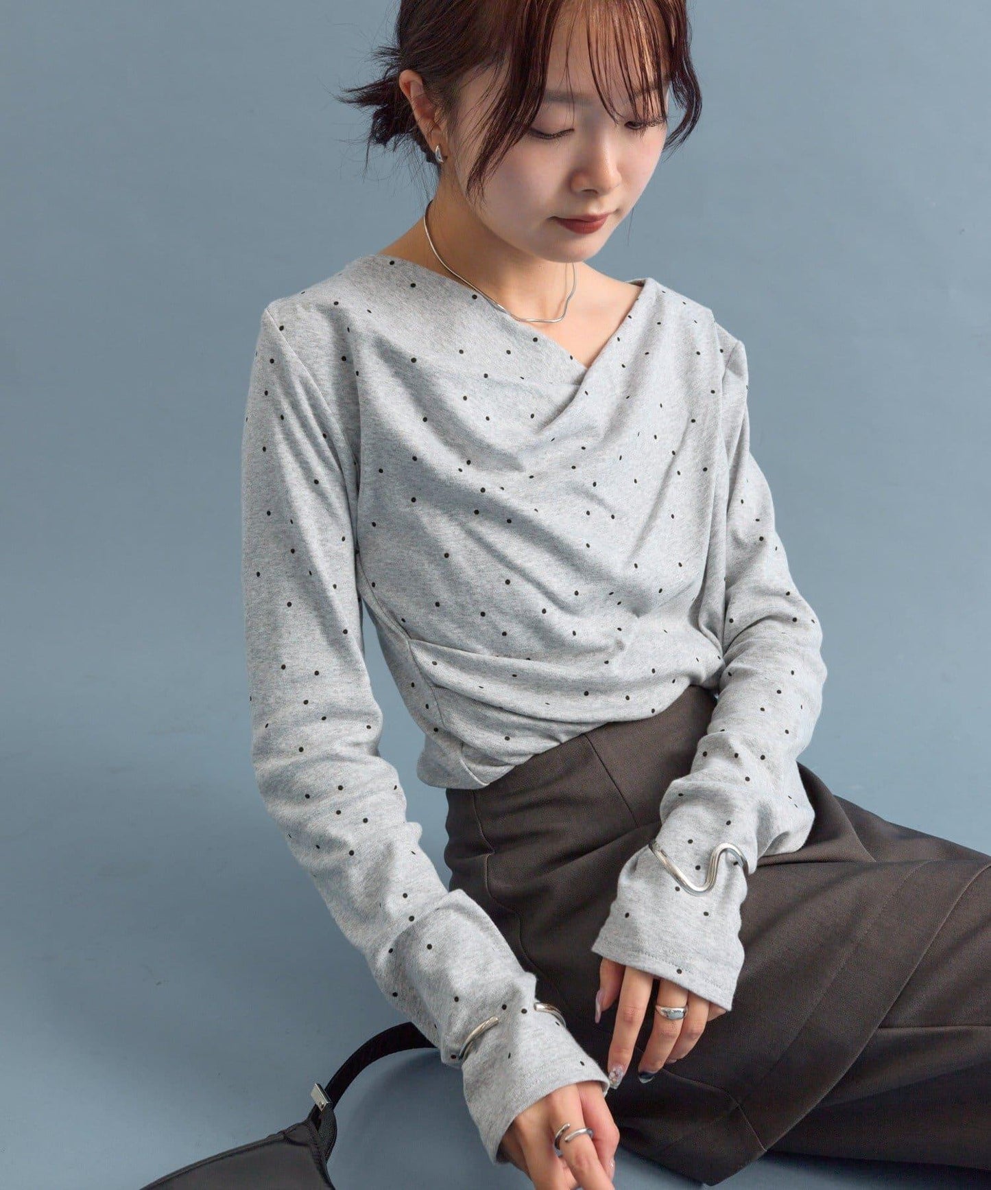 【人氣系列/新色白色・灰色2】一字肩長袖T恤※僅限電商渠道專屬顏色