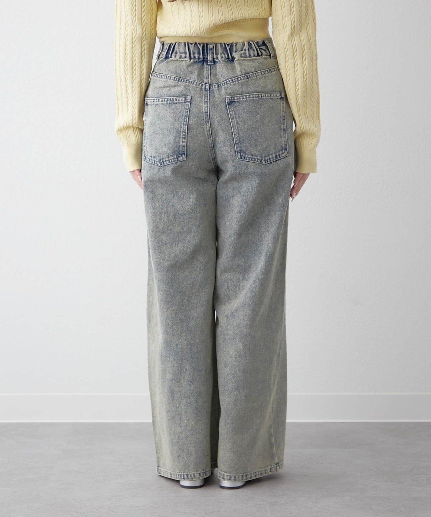 美麗剪裁鑲鑽牛仔褲